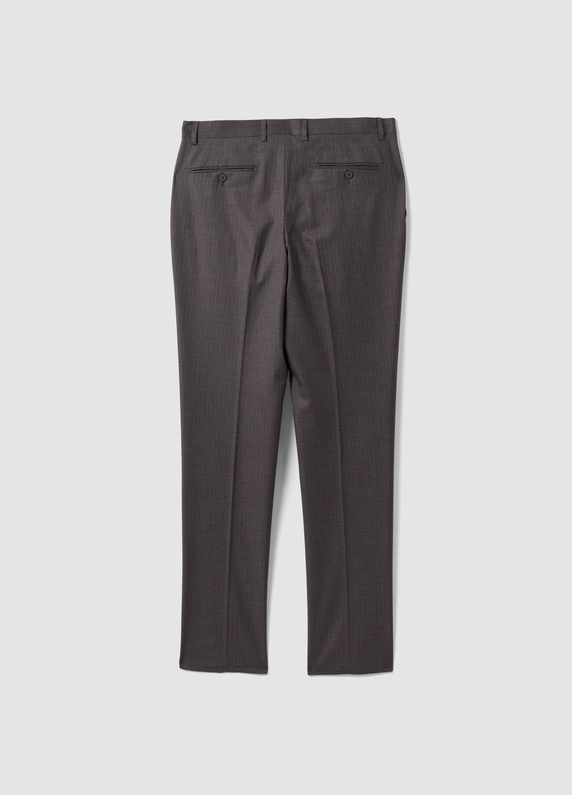 Grey stretch viscose suit with classic lapel