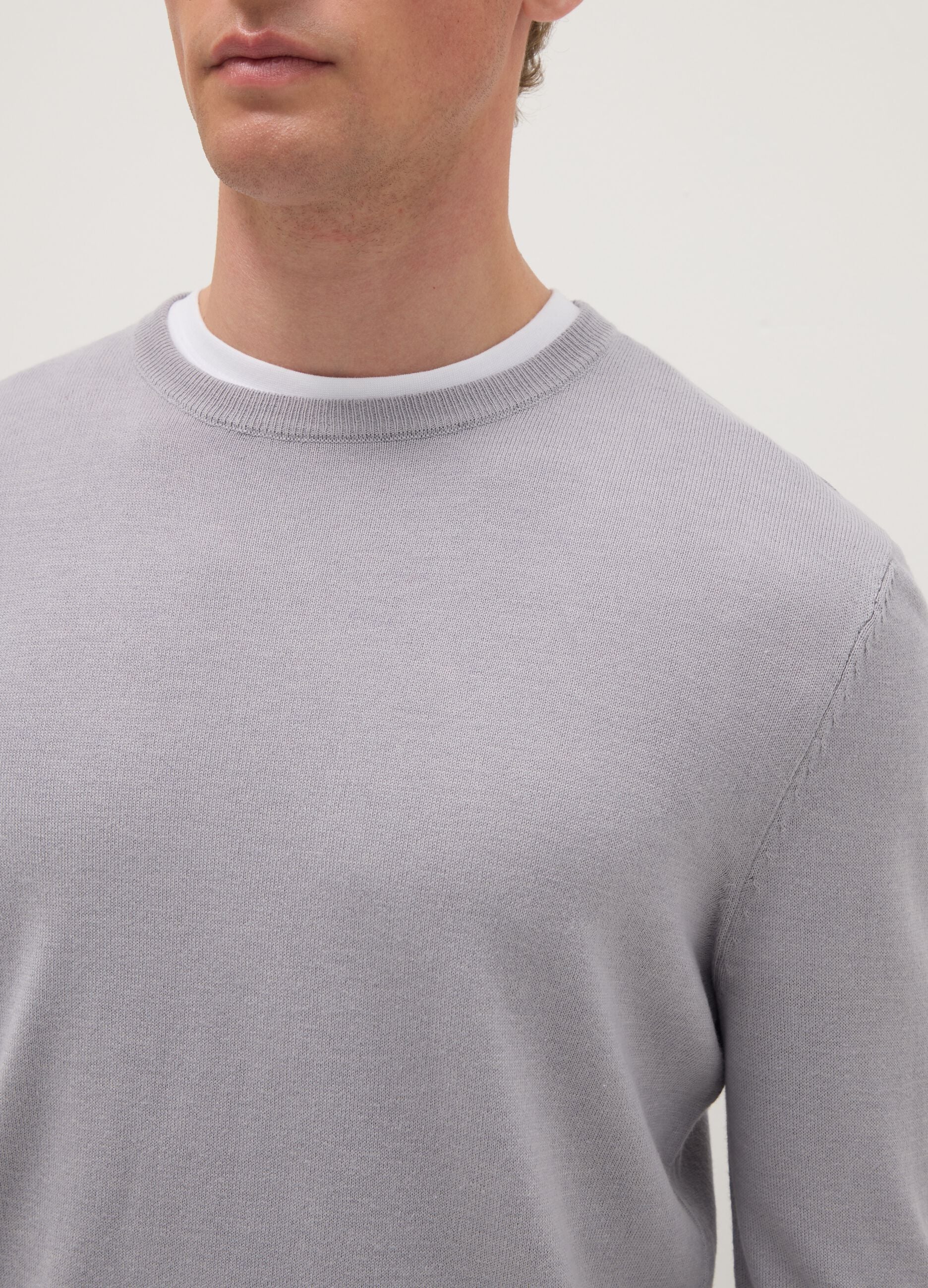 Grey cotton blend crew neck pullover, regular fit