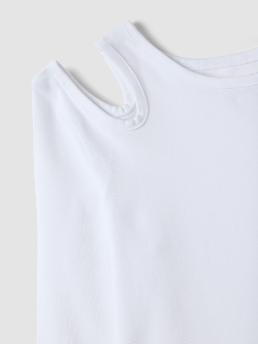 White organic stretch cotton T-shirt with shoulder cut-out for girls_4