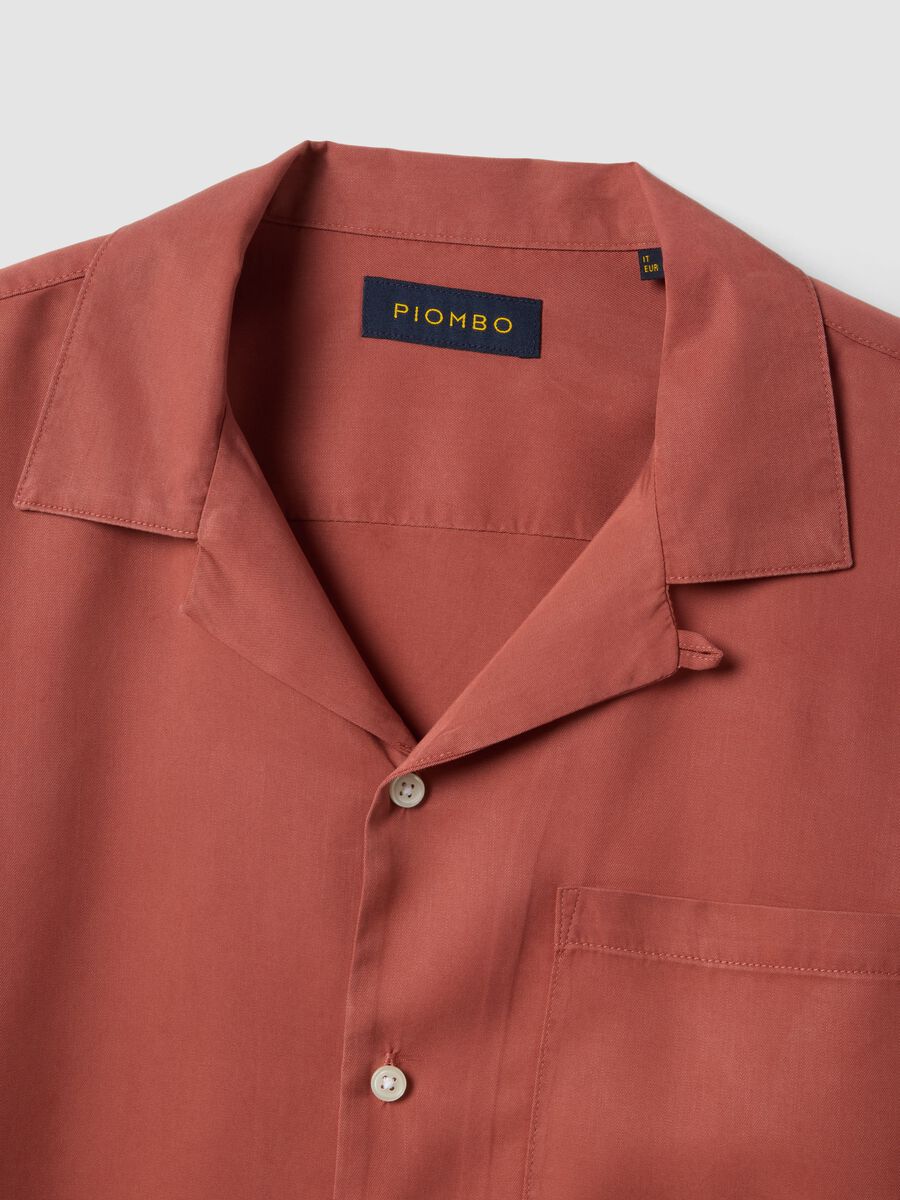 Red short-sleeved shirt in pure lyocell_5