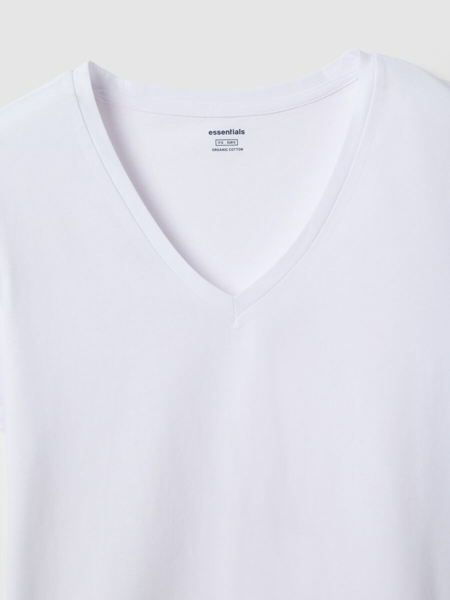 White pure cotton V-neck regular fit T-shirt_5