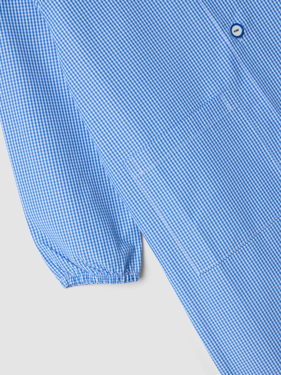 2-pack of blue gingham nursery aprons with white collar for boys_2