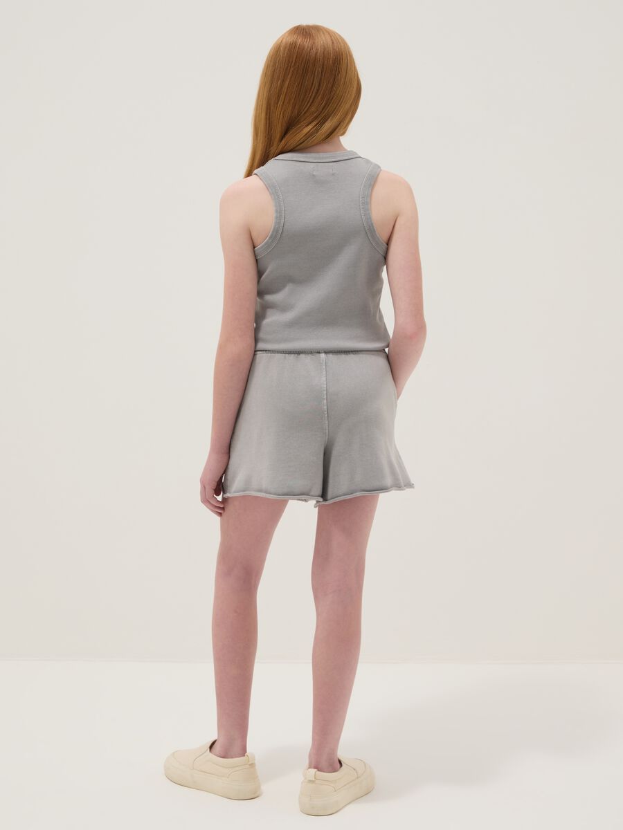 Short grigi in puro cotone con vita elasticizzata regular fit_1