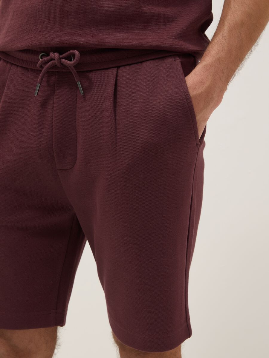 Brown pure cotton regular-fit shorts with drawstring_3