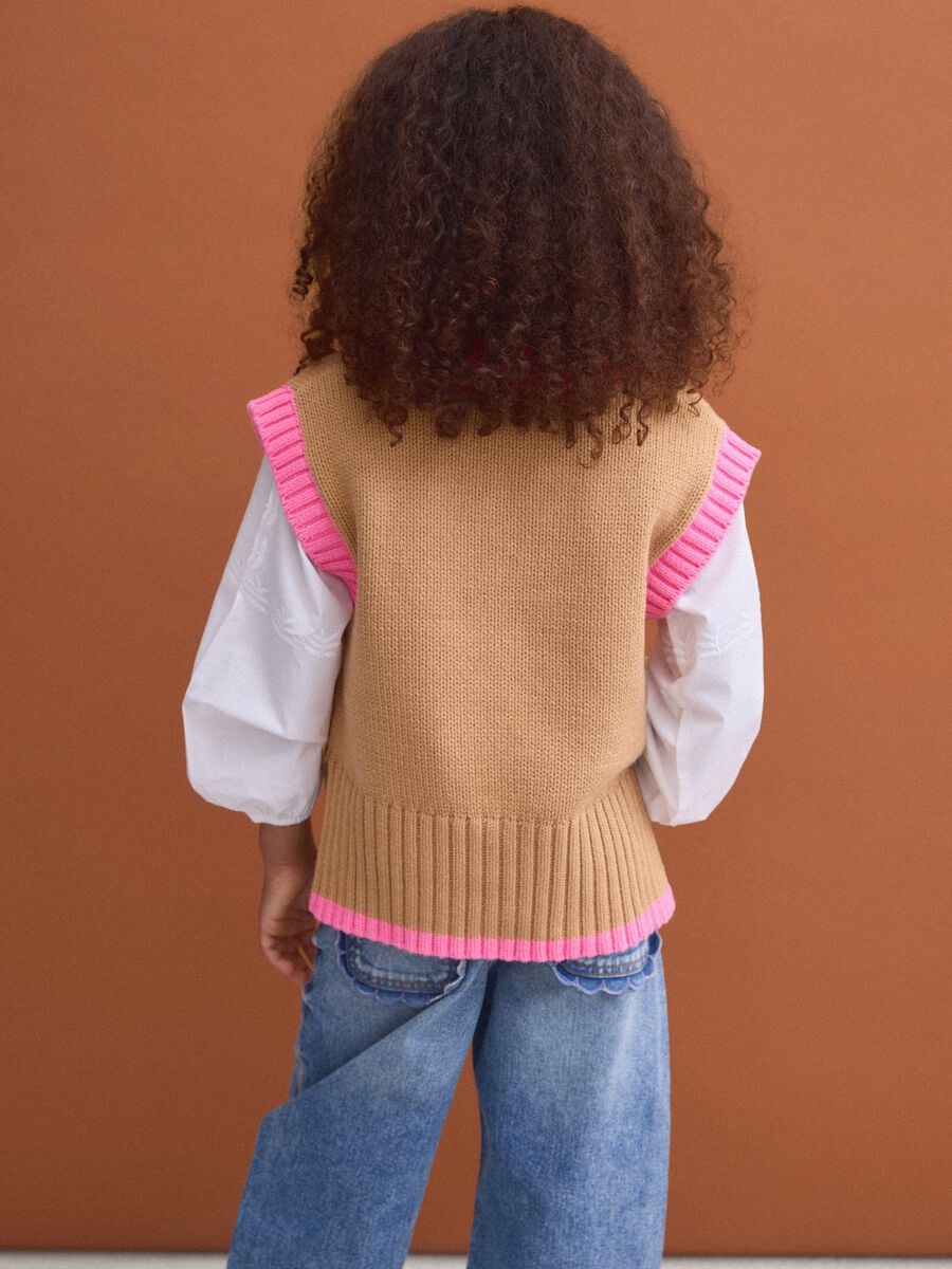 Brown cotton-blend V-neck gilet with contrast trim for girls_2