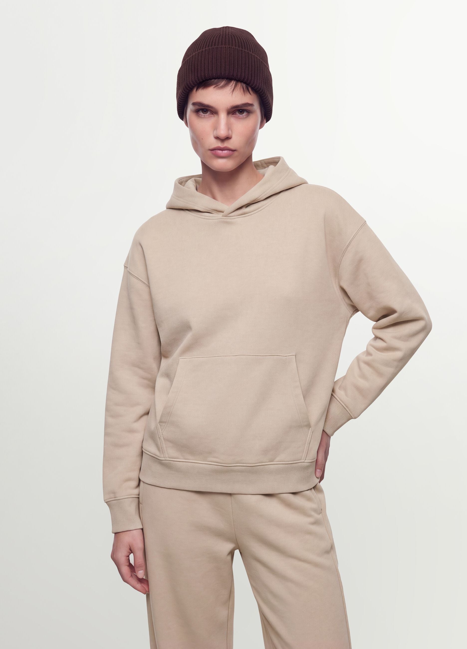 White cotton-blend hoodie with a regular fit