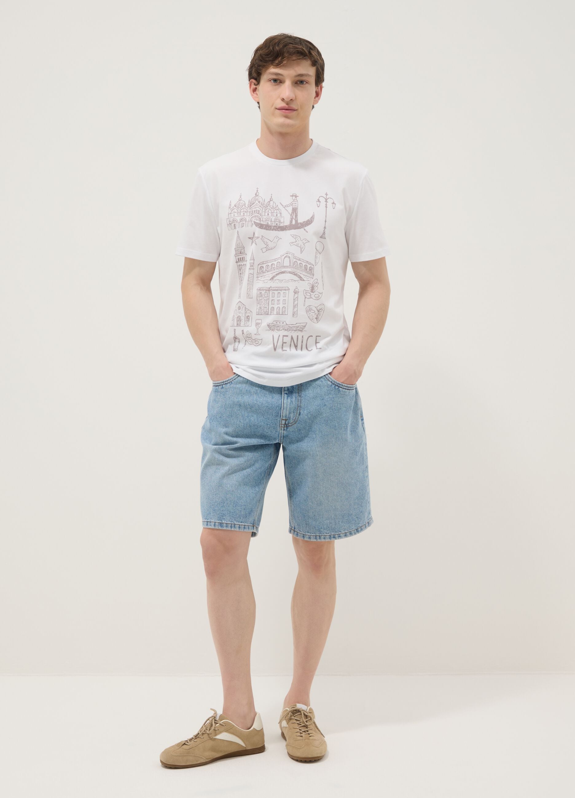White pure cotton T-shirt with print, regular fit
