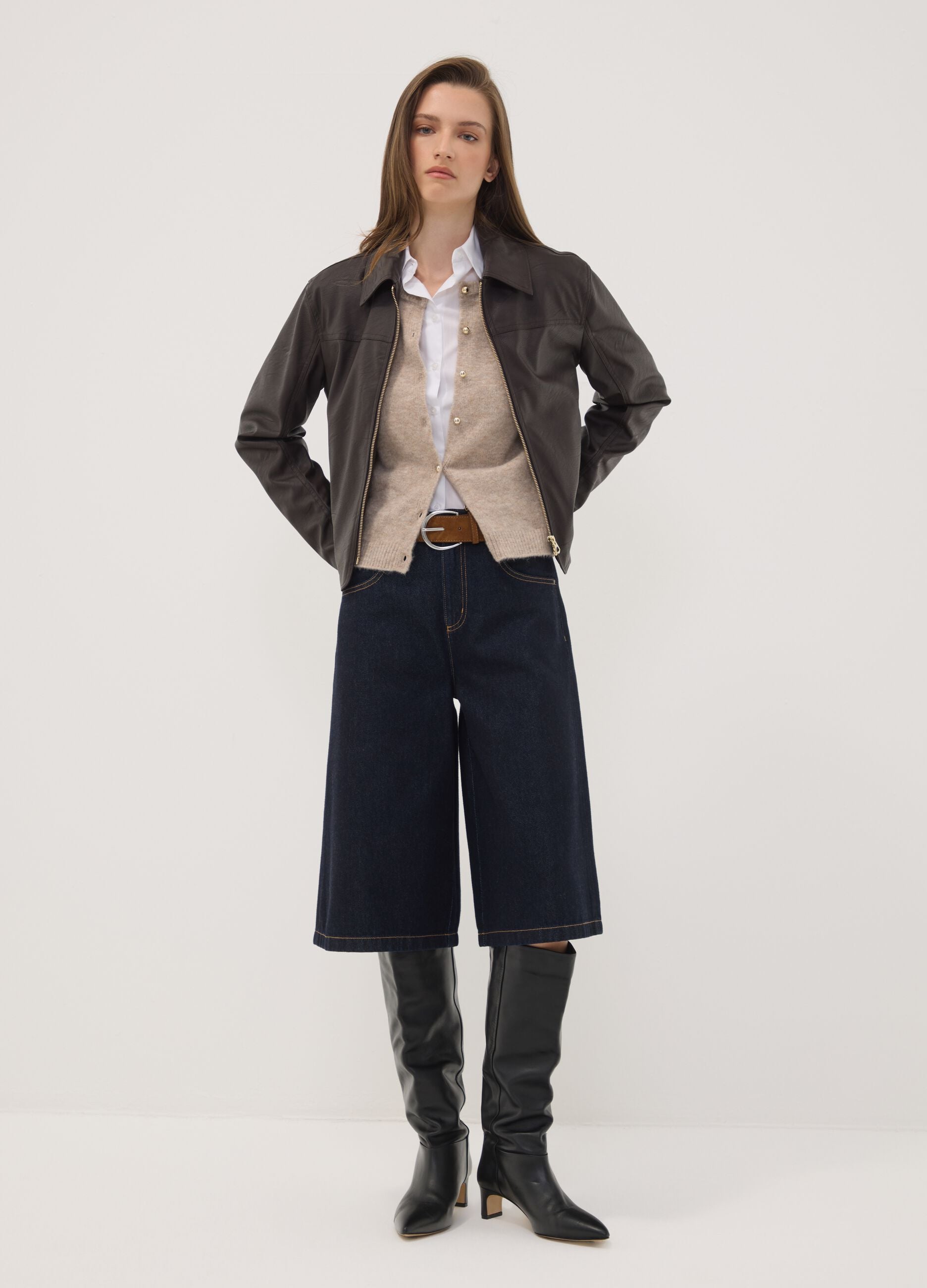 Brown jacket with zip fastening and slim-fit collar