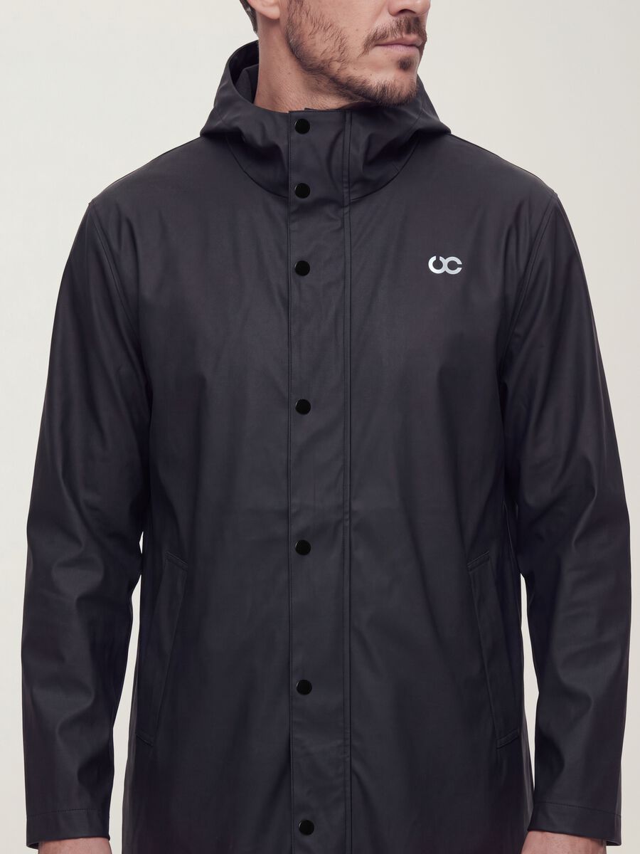 Impermeabile nero regular fit con zip_2
