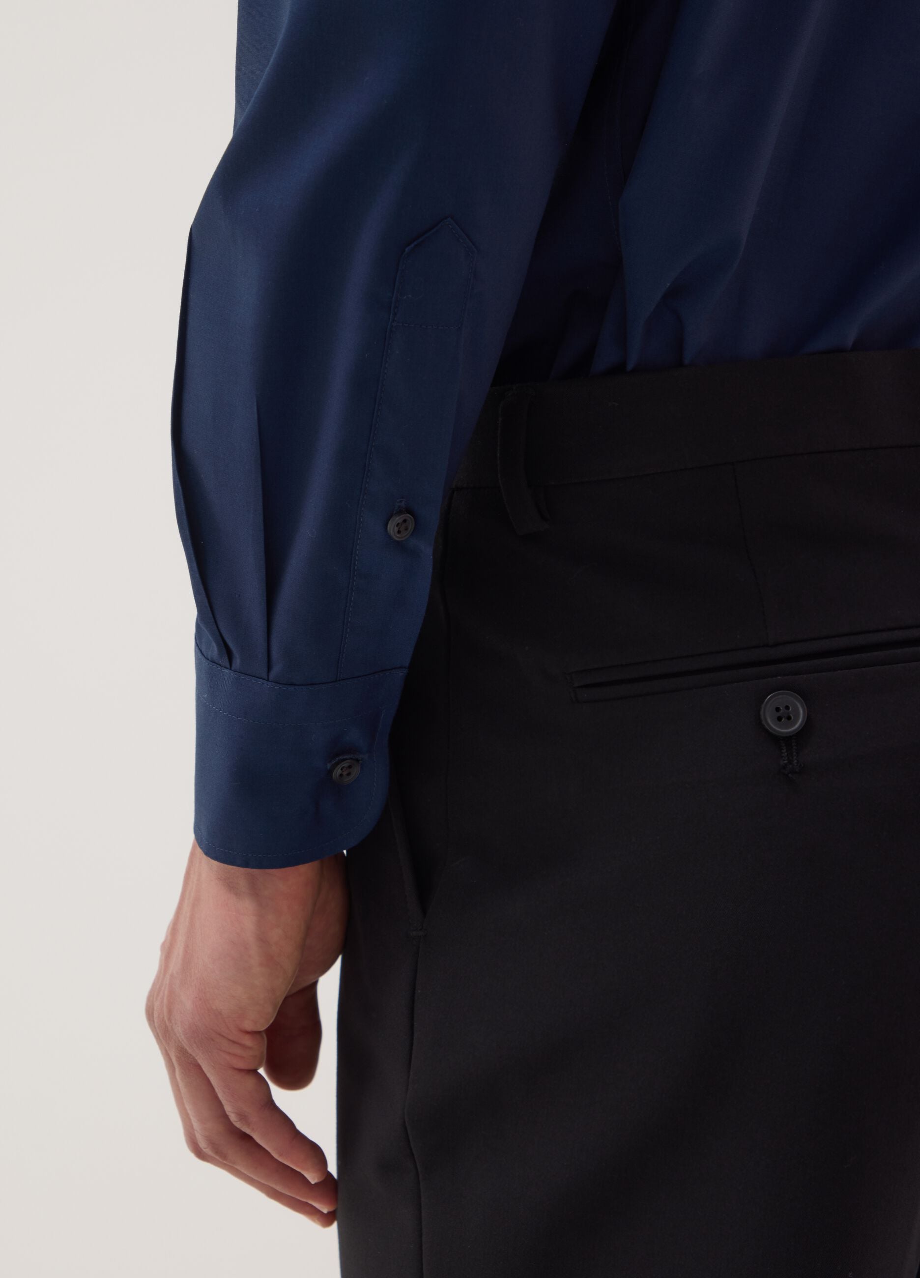 Blue long-sleeve button-down shirt, regular fit