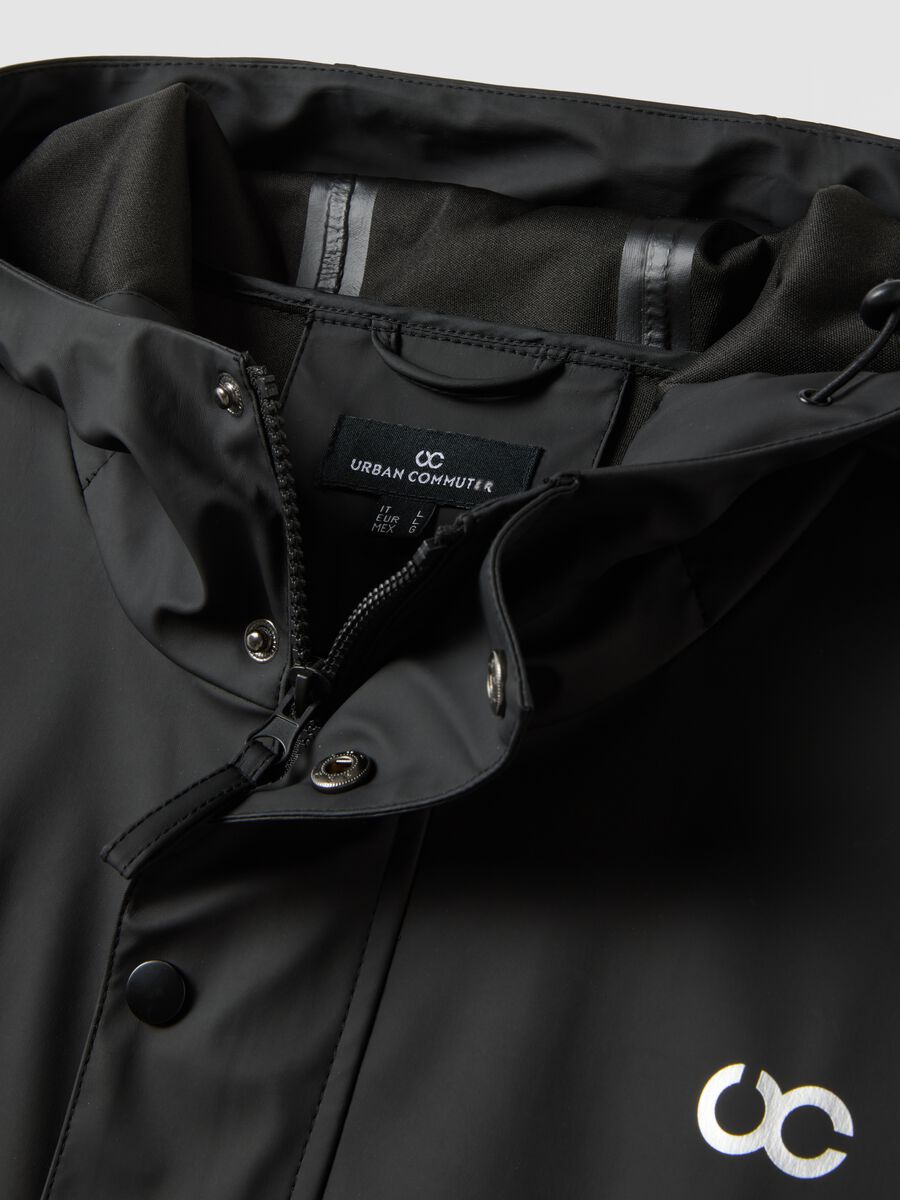 Black regular-fit raincoat with zip_1