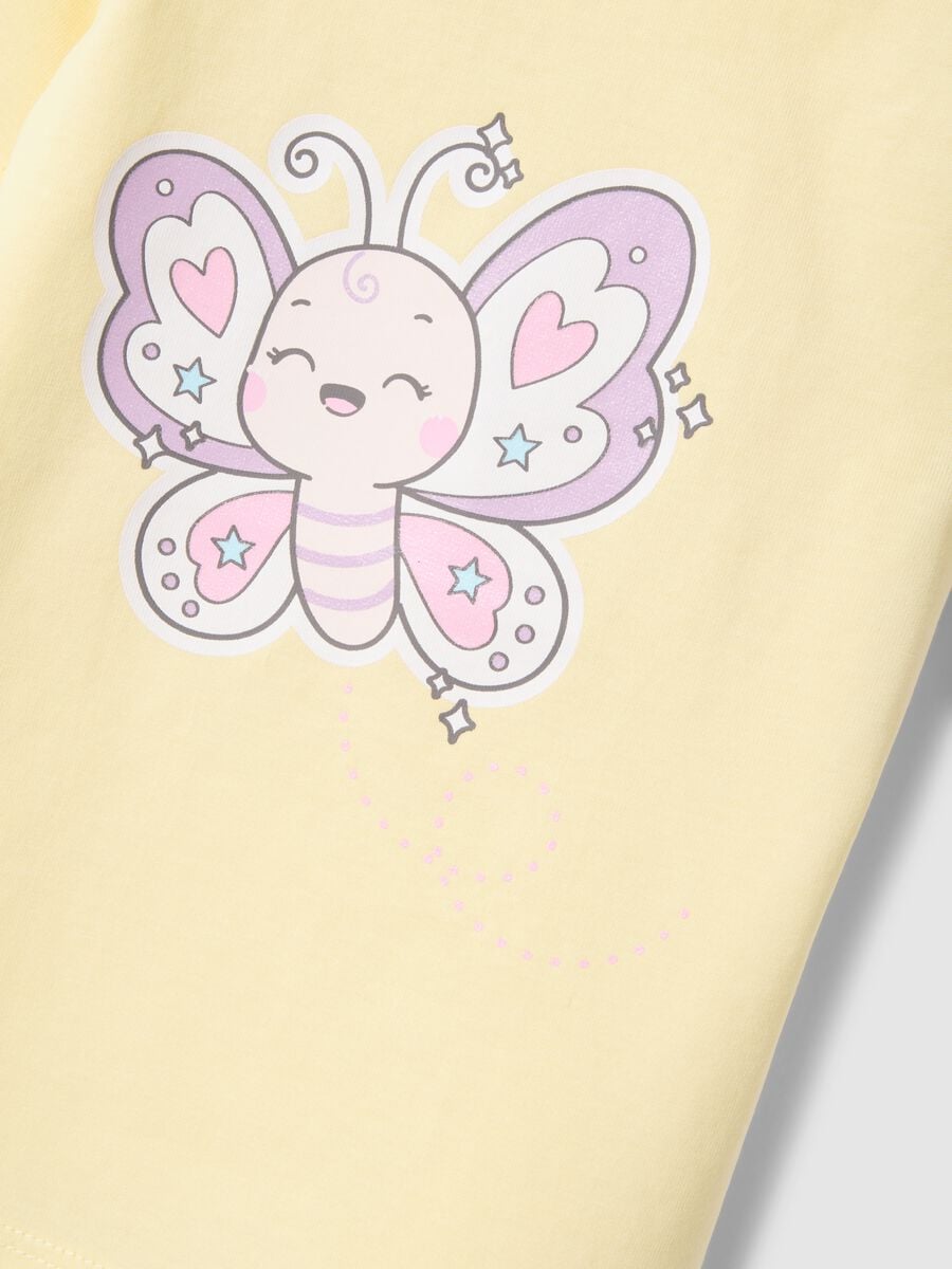 Girls' regular fit yellow cotton T-shirt with butterfly_2