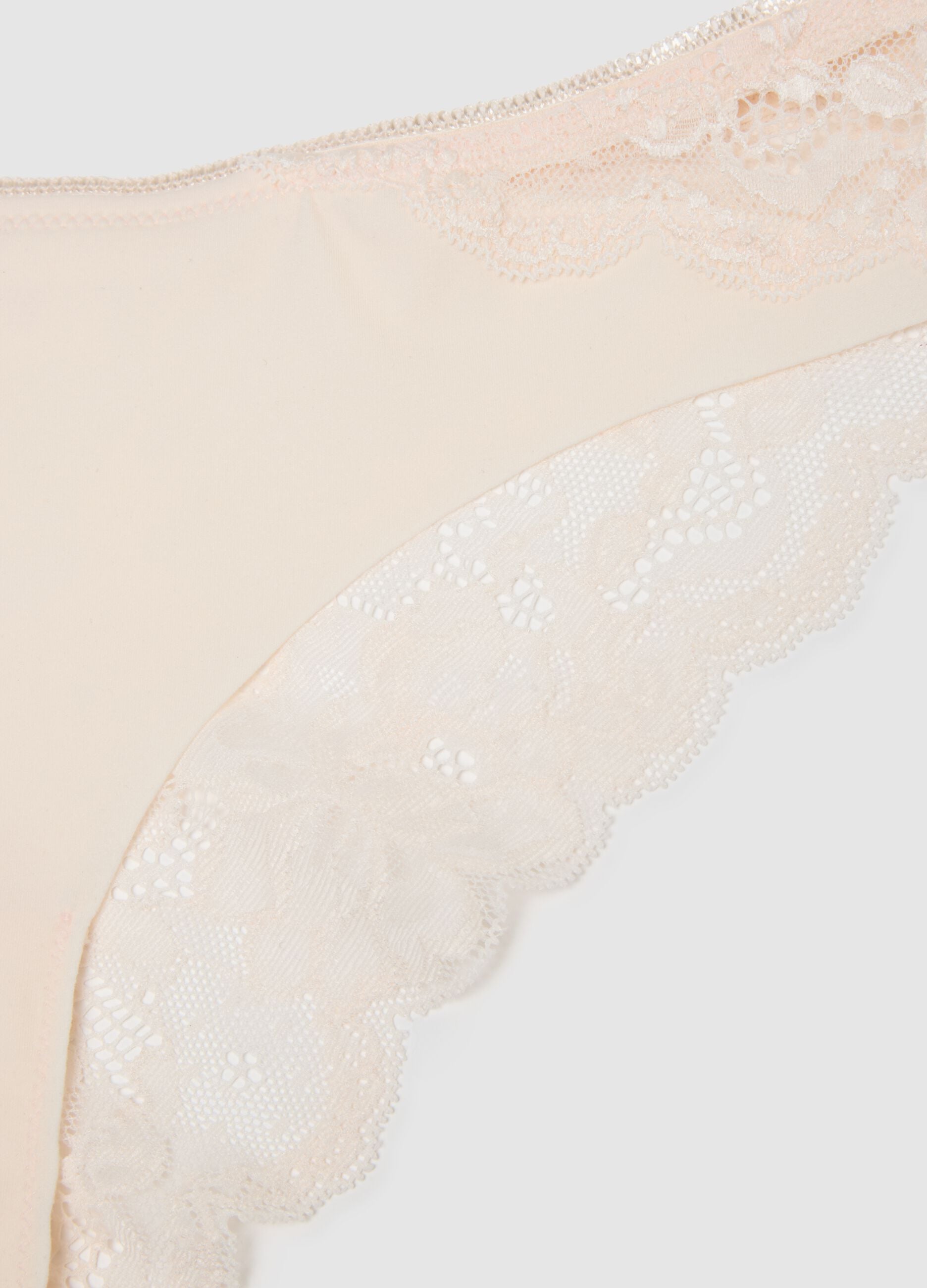 Beige regular fit briefs with lace inserts