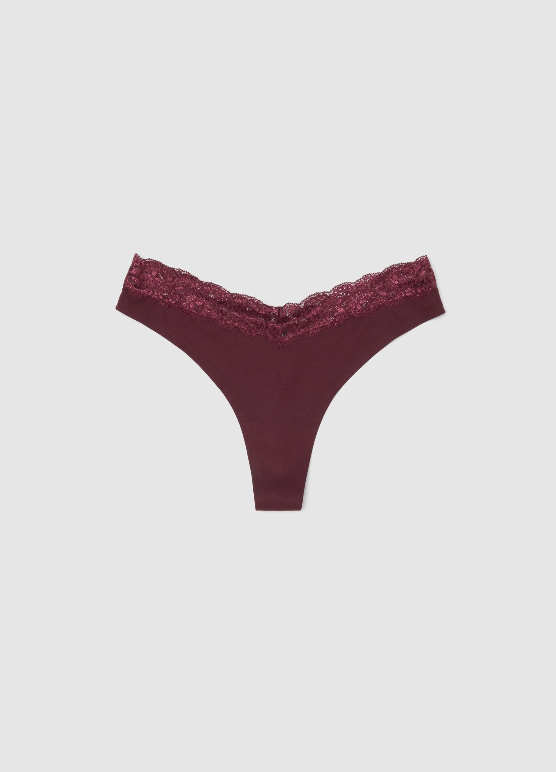 Red regular fit thong with lace details
