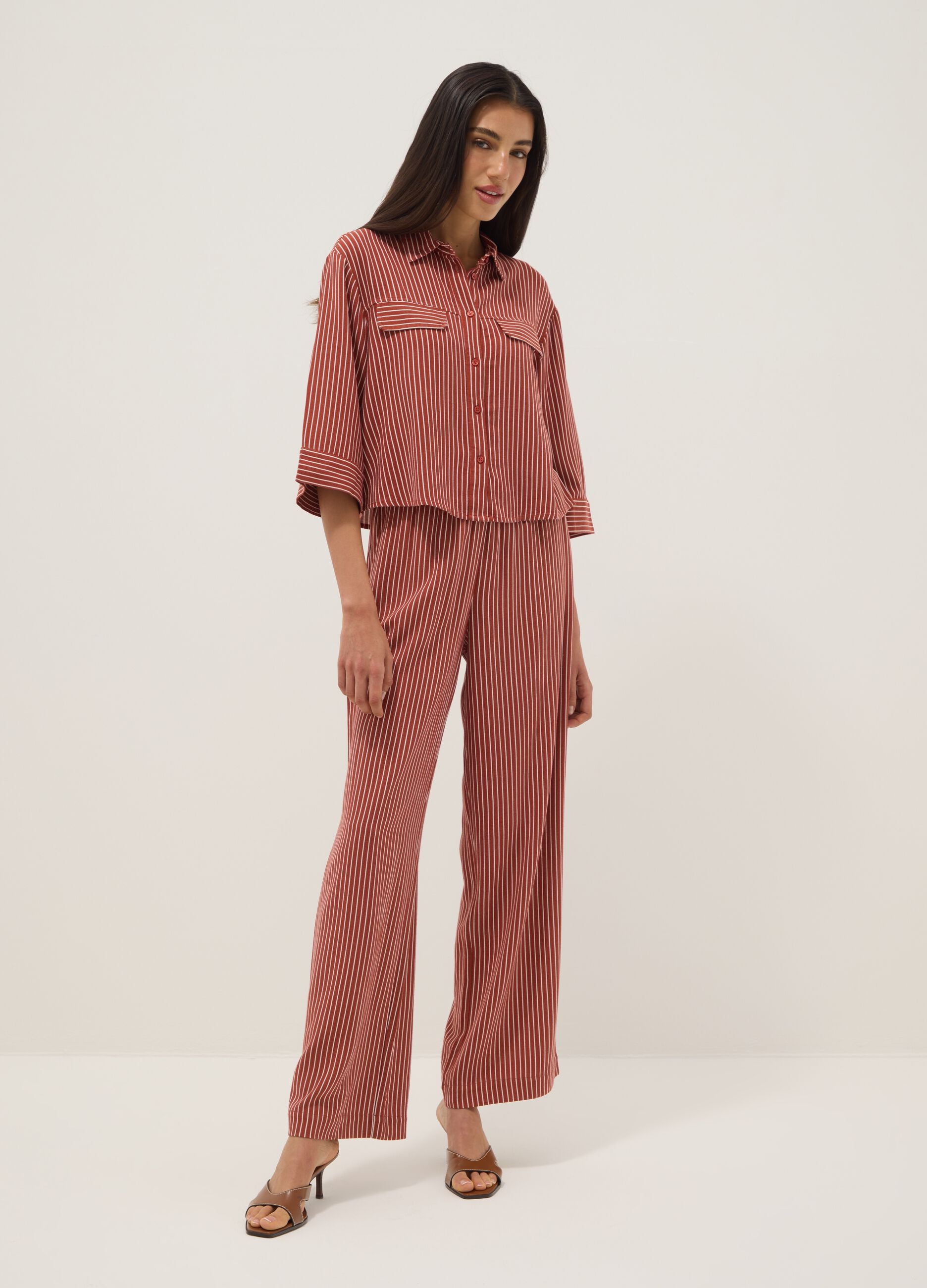 Camicia in misto viscosa e lino a righe bianche e rosse regular fit