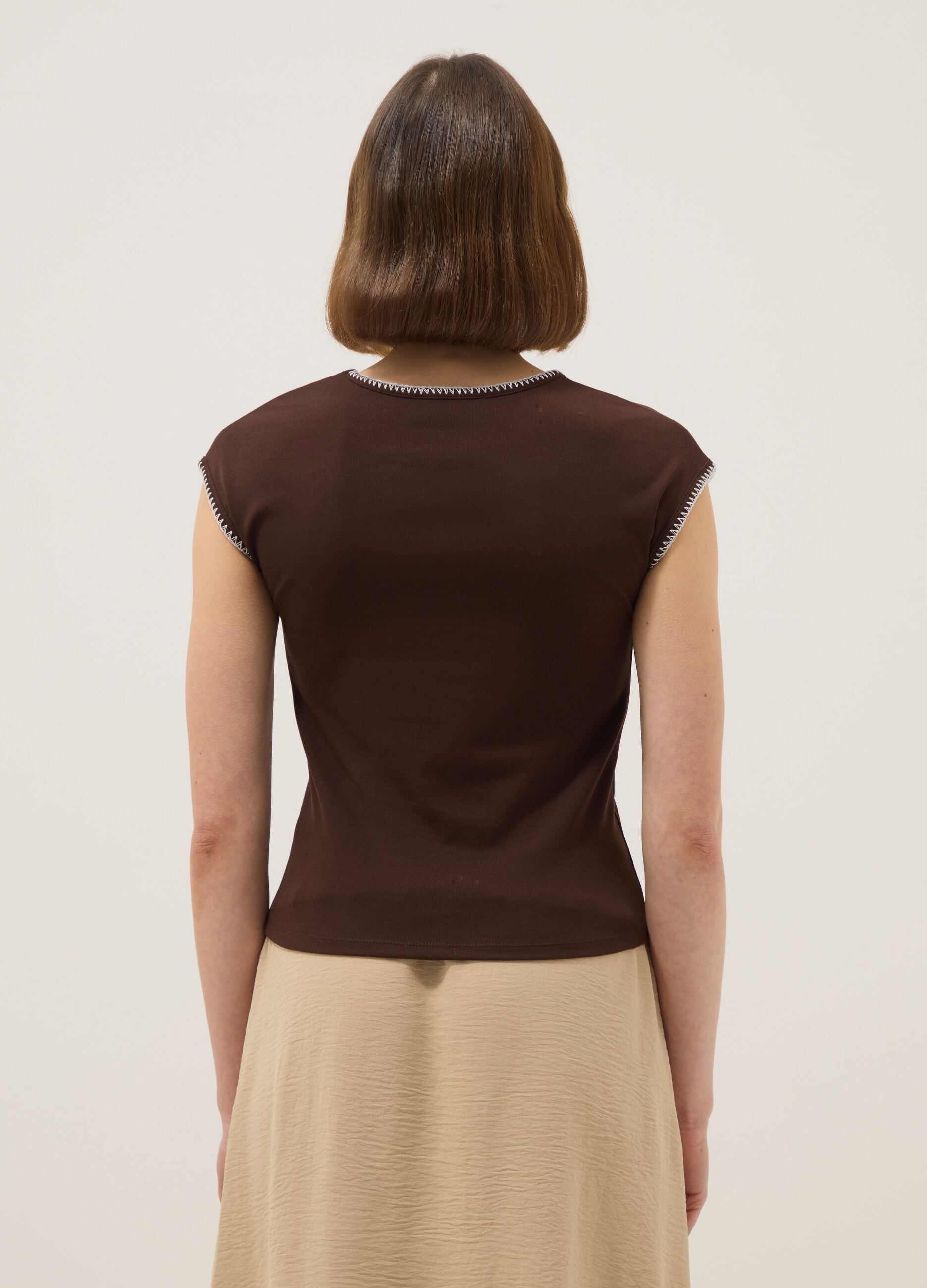 Brown stretch cotton regular fit t-shirt with stitching