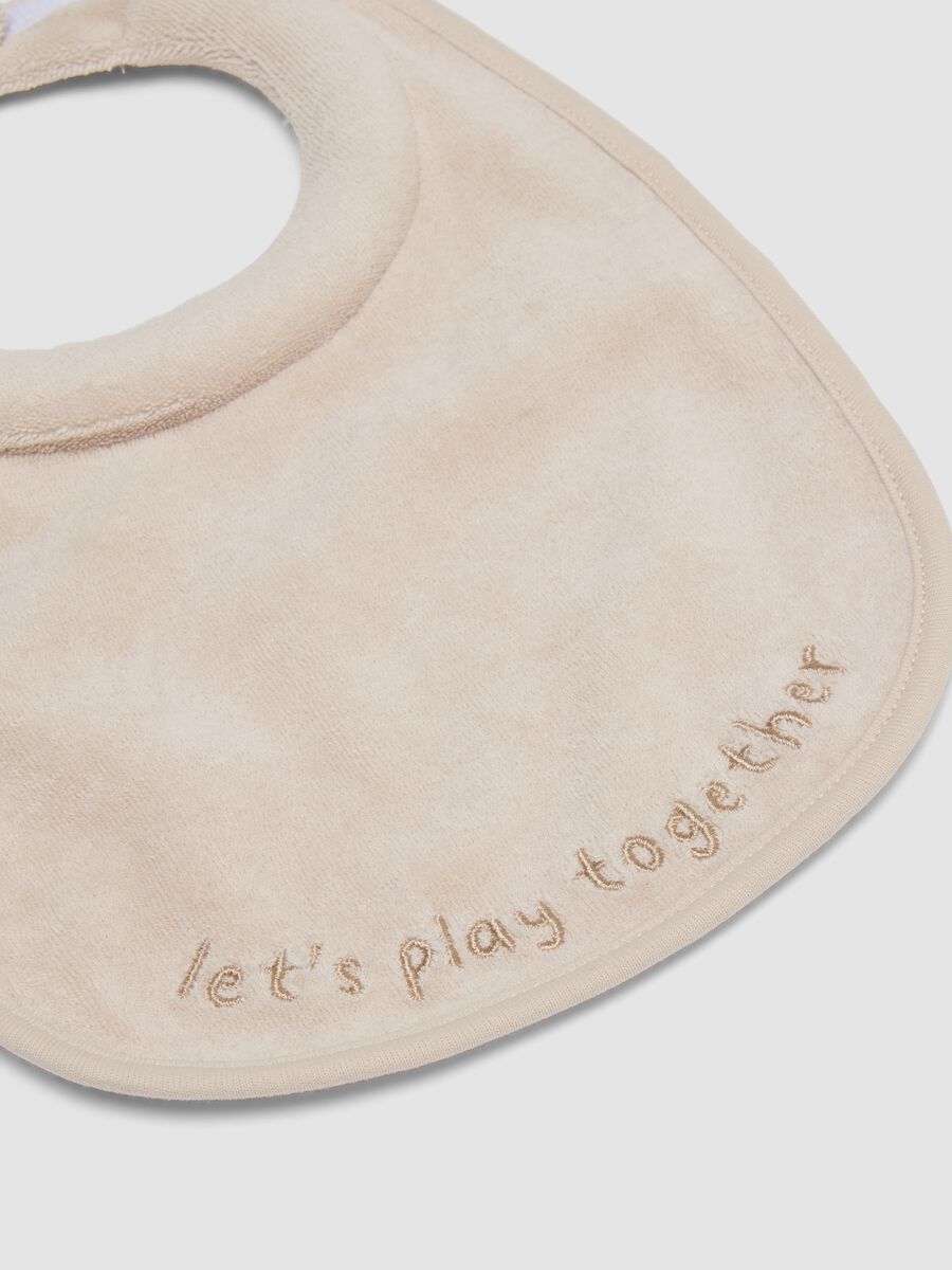 2-pack beige organic cotton baby bibs_1