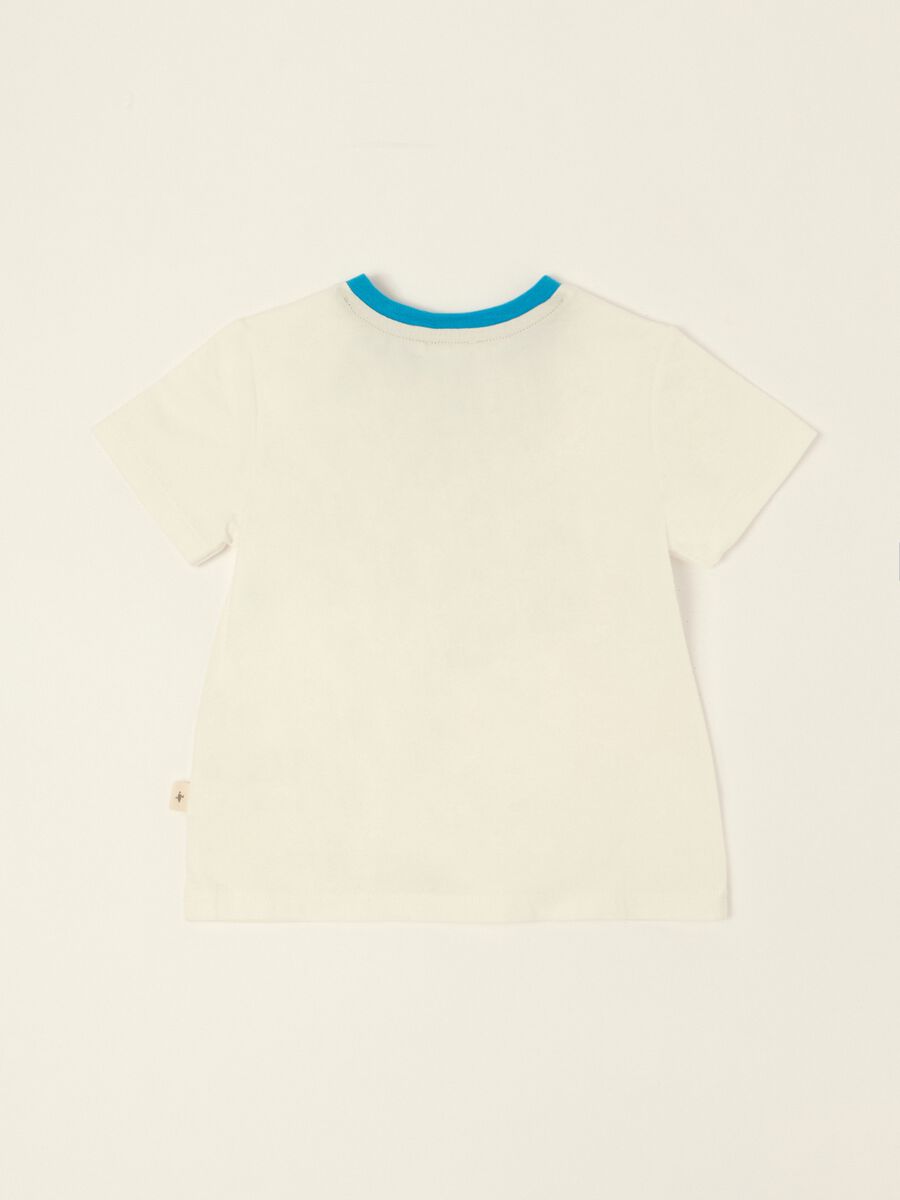 T-shirt bianca con disegno scooter in cotone elasticizzato da neonato_2