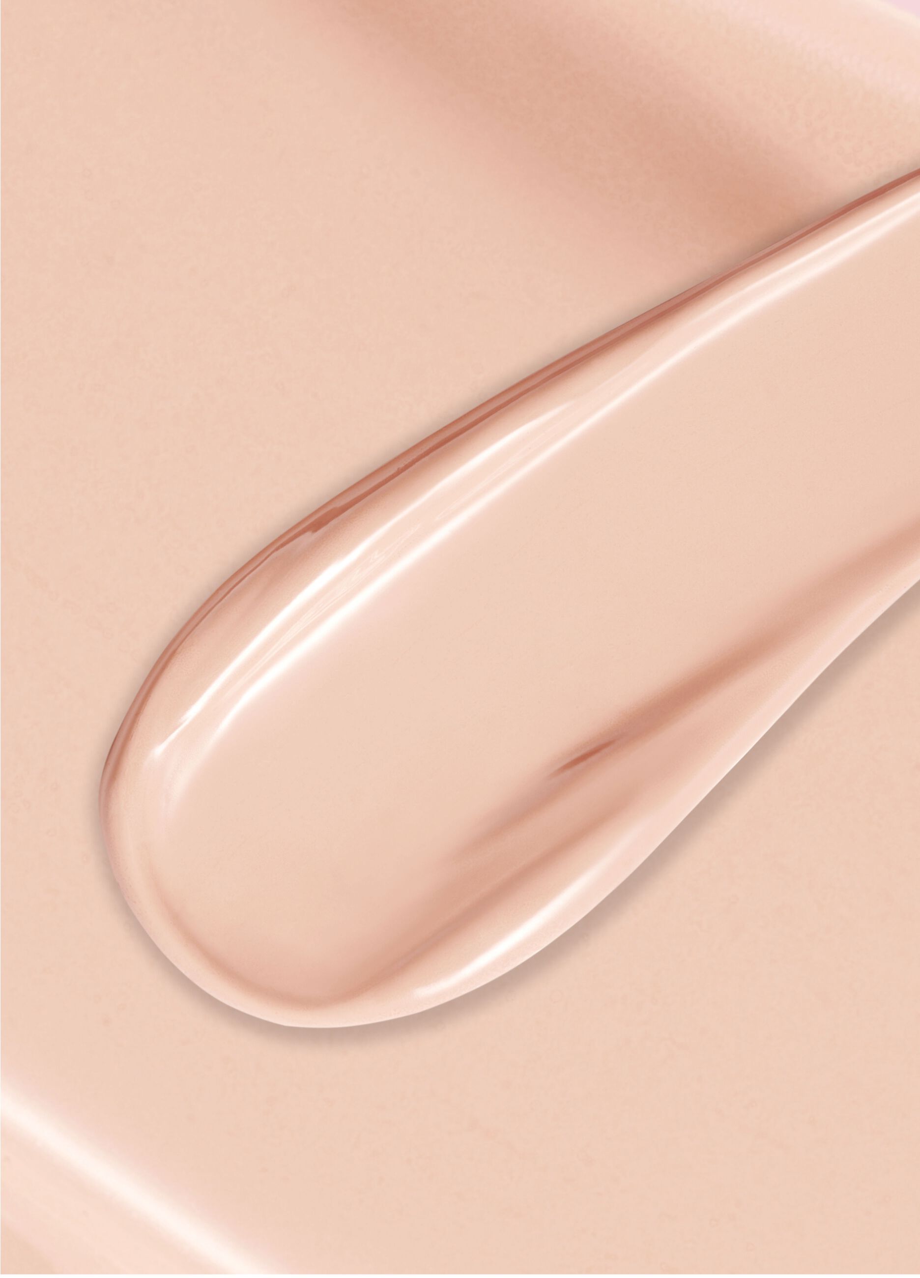 Dewy skin effect cushion foundation. Experience healthy, flawless and radiant skin for 24 hours!