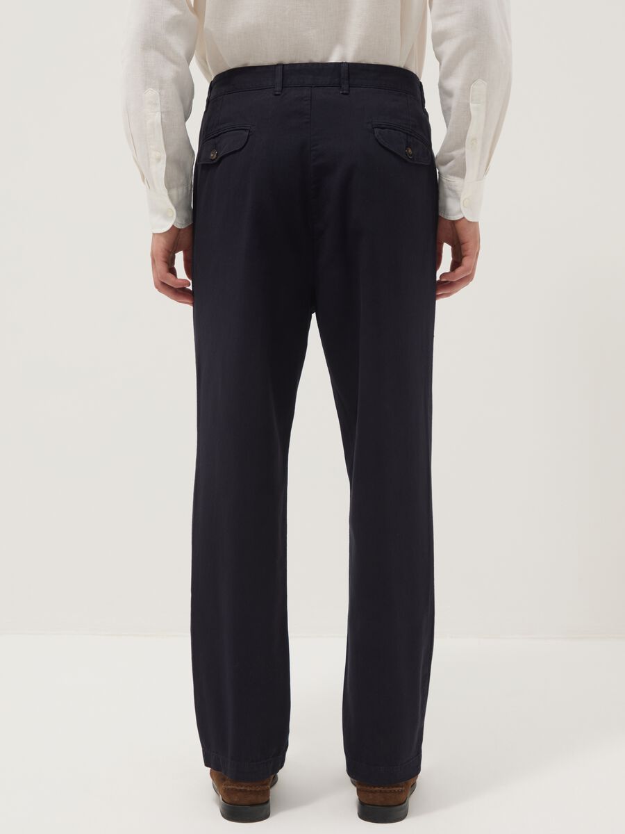 Pantaloni chino neri in puro cotone carrot fit_2
