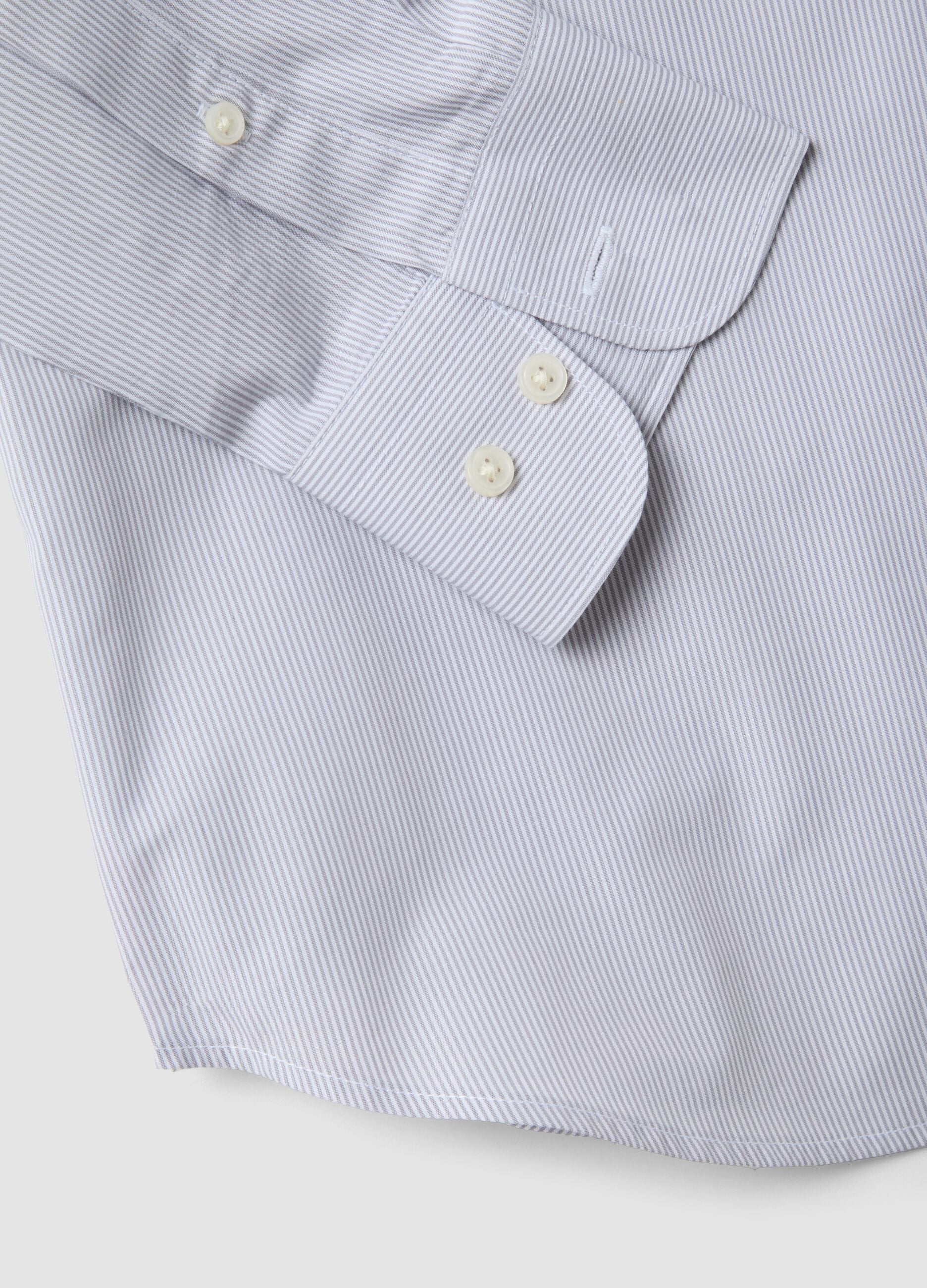 Grey easy-iron cotton-blend shirt with fine stripes, regular fit