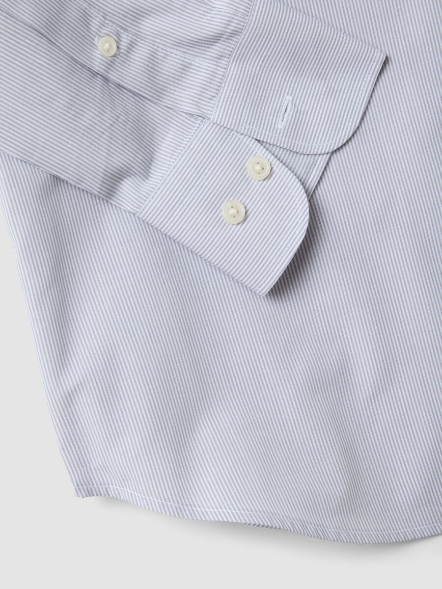 Grey easy-iron cotton-blend shirt with fine stripes, regular fit_5