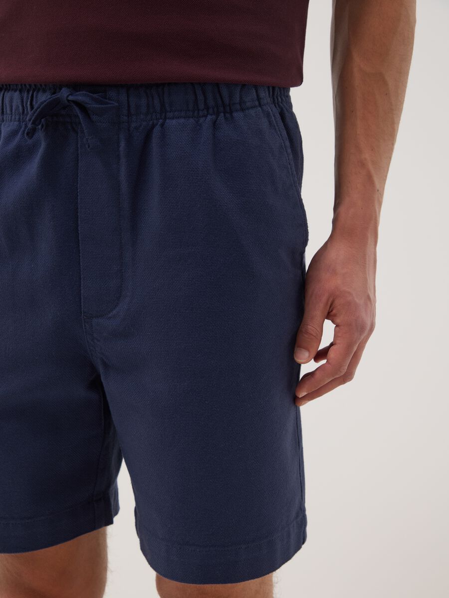Blue chino shorts in pure cotton with elasticated waist_3