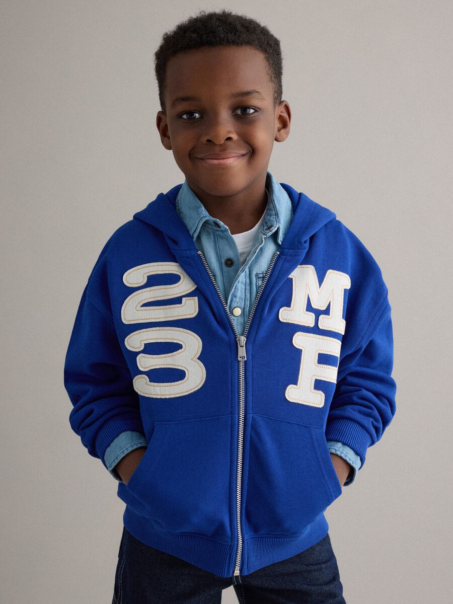 Boys' blue pure cotton hoodie regular fit with numbers and text_0