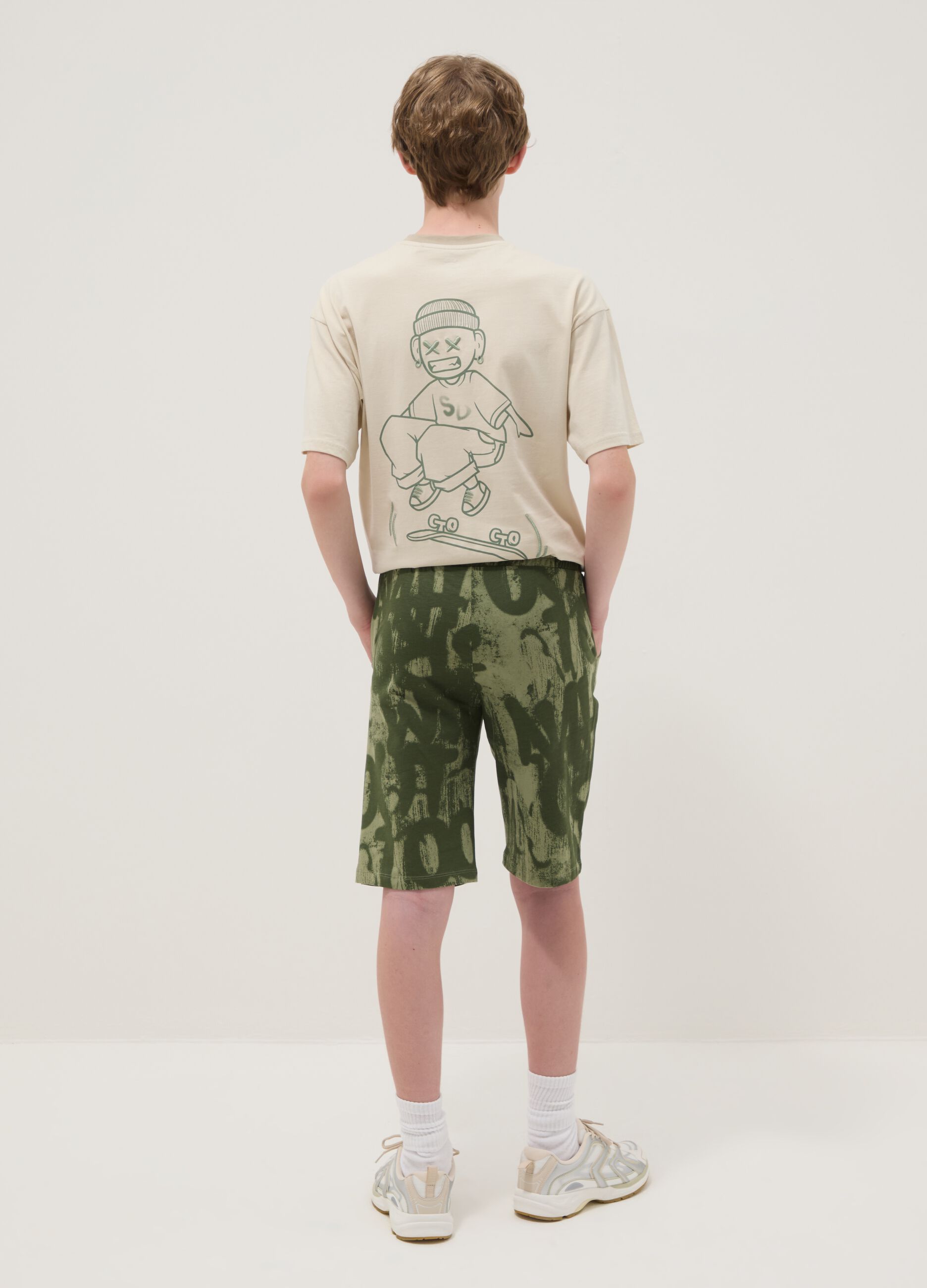 Boy's regular fit green print pure cotton shorts