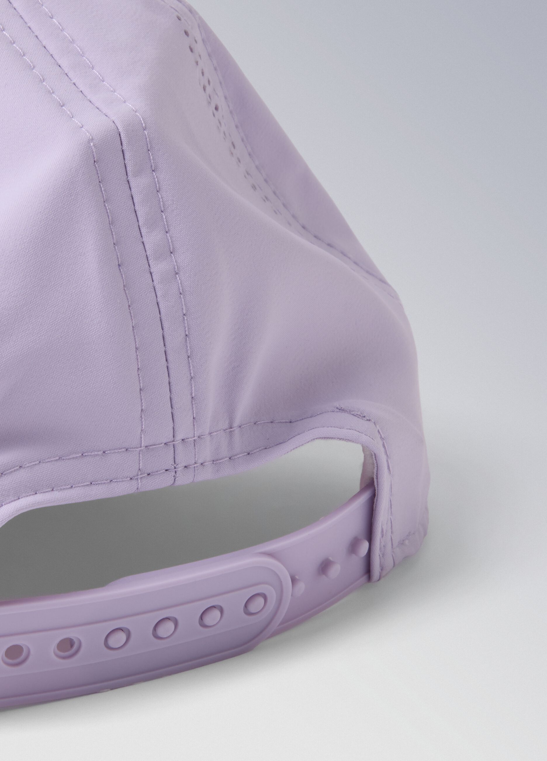 ALTAVIA COURT purple sports cap in stretch fabric with visor