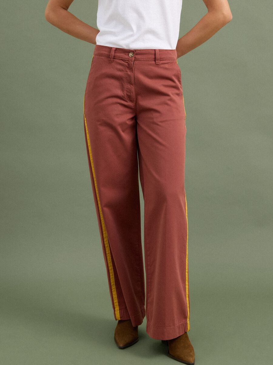 Red wide-leg cotton chino trousers with contrast side stripes_1