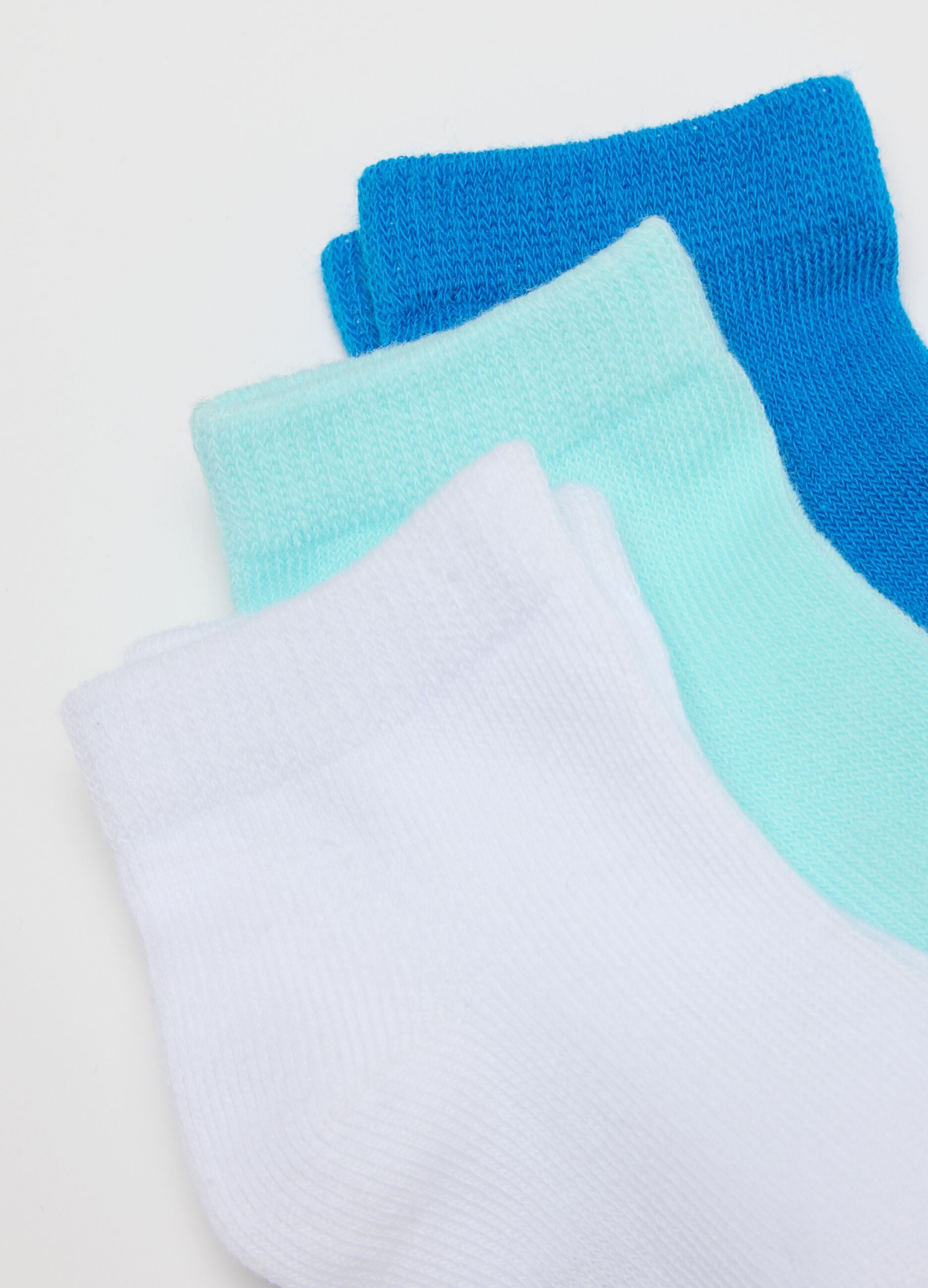 Multipack of comfortable short socks in multicoloured cotton blend for newborns