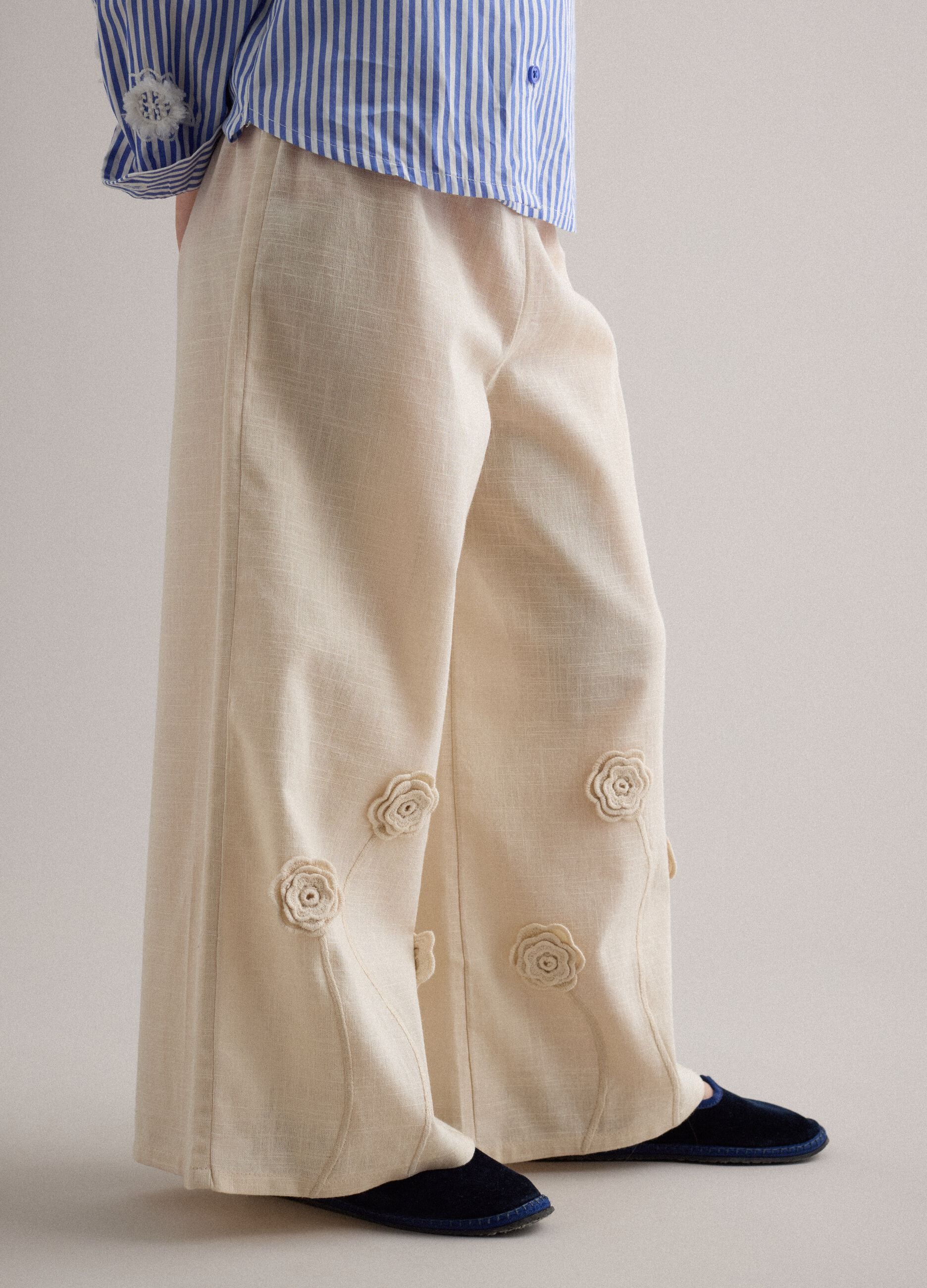 Girl's wide leg beige cotton trousers with floral embroidery