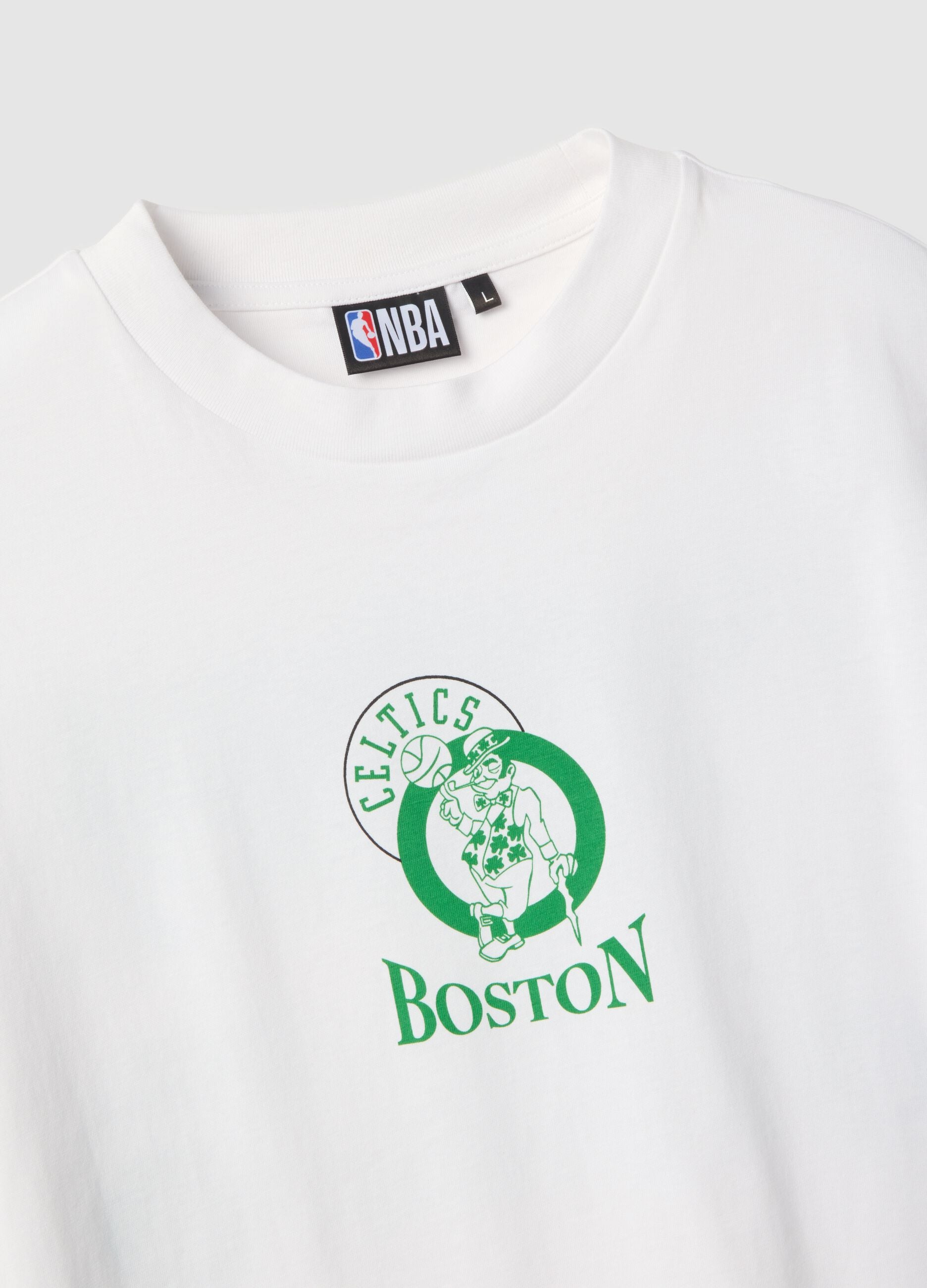 White regular fit pure cotton T-shirt with Boston Celtics logo