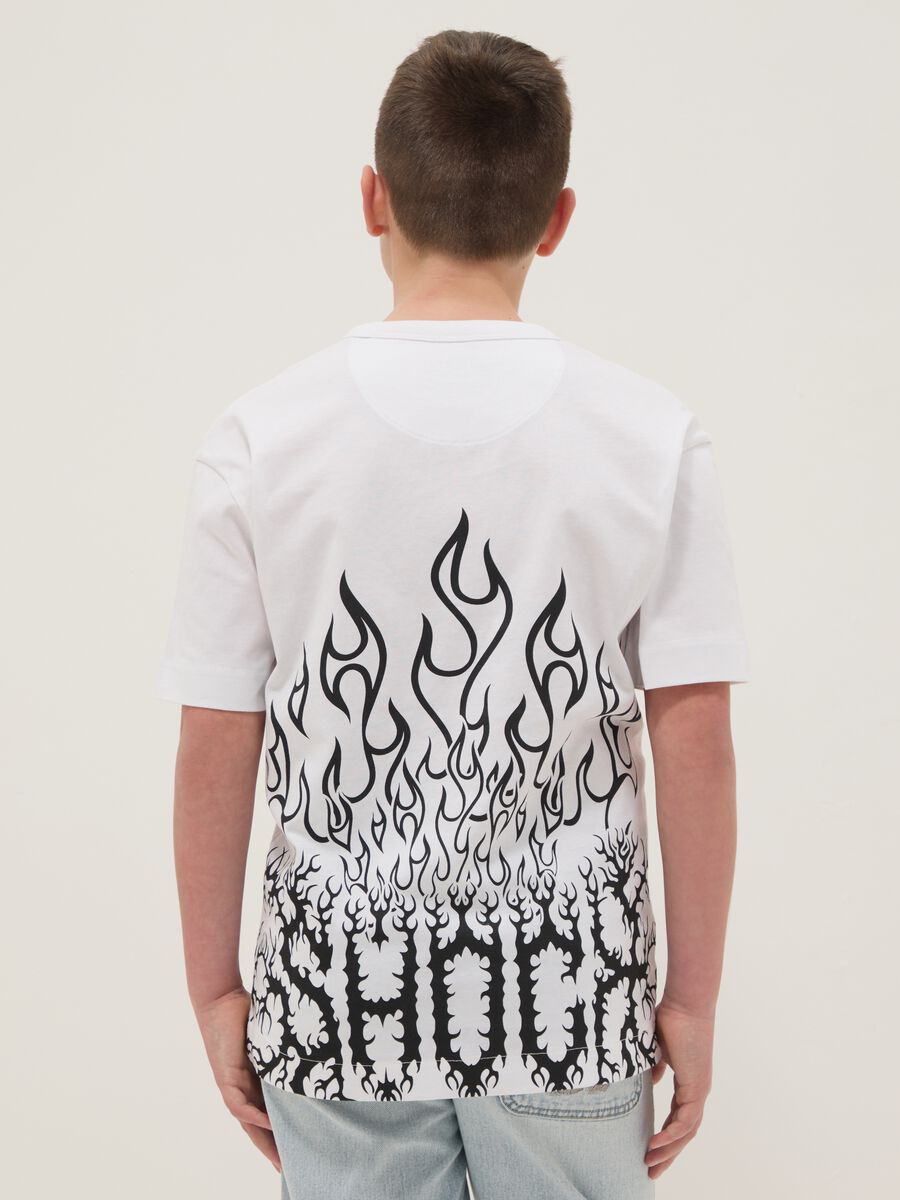 T-shirt in puro cotone bianco da bambino oversize fit con stampa_1