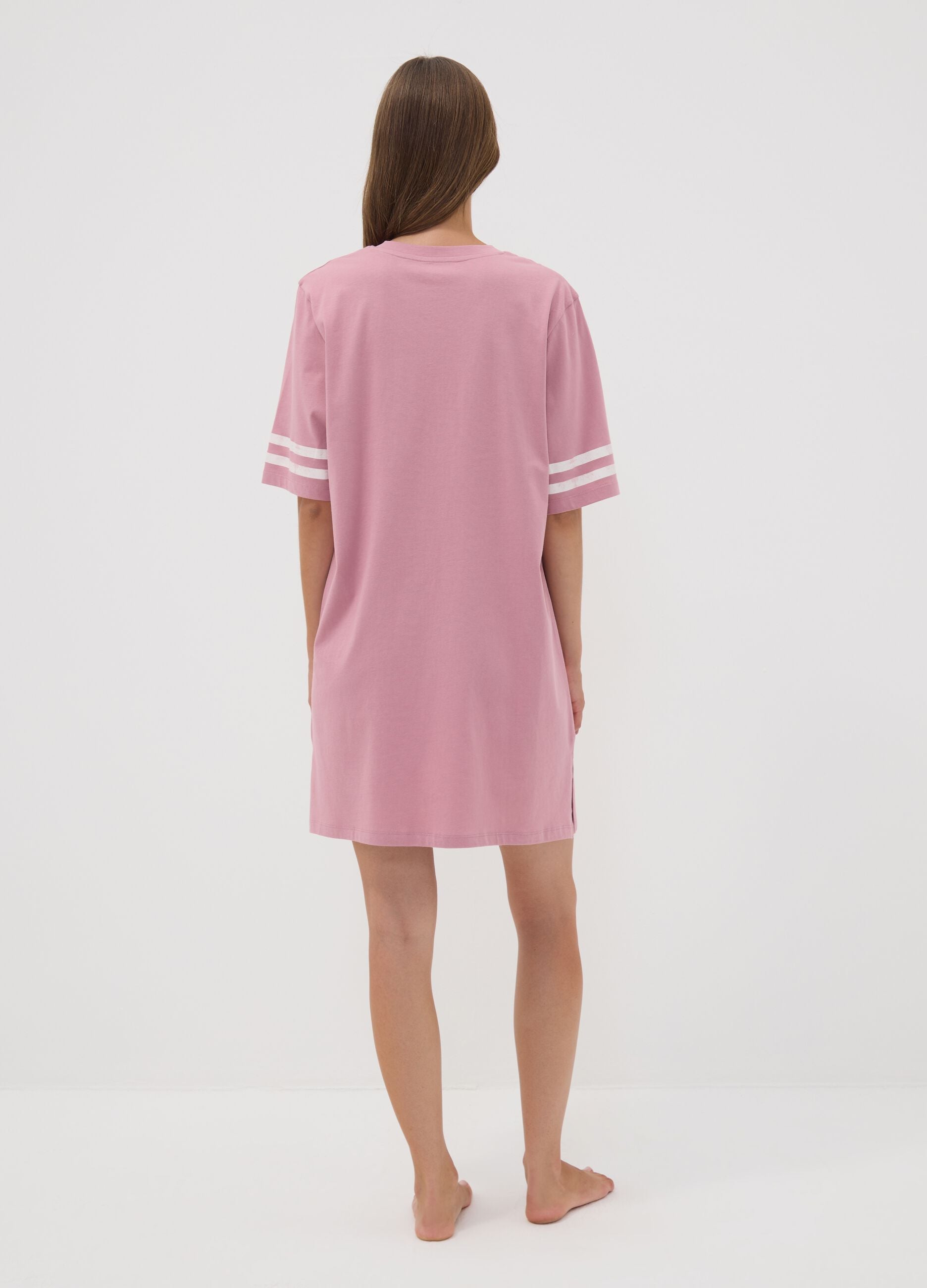 Pink pure organic cotton V-neck nightshirt with print