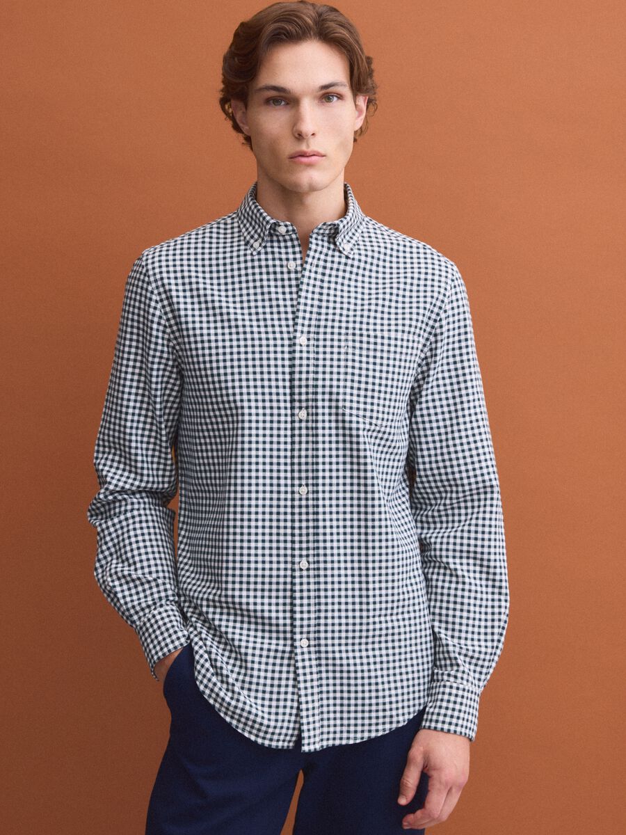 Green checked Oxford shirt in pure cotton with button-down collar, regular fit_1