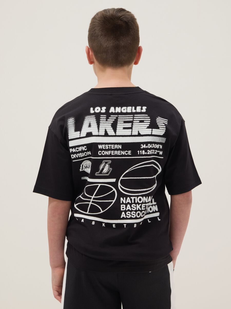 T-shirt in puro cotone nero da bambino regular fit con logo Lakers_1
