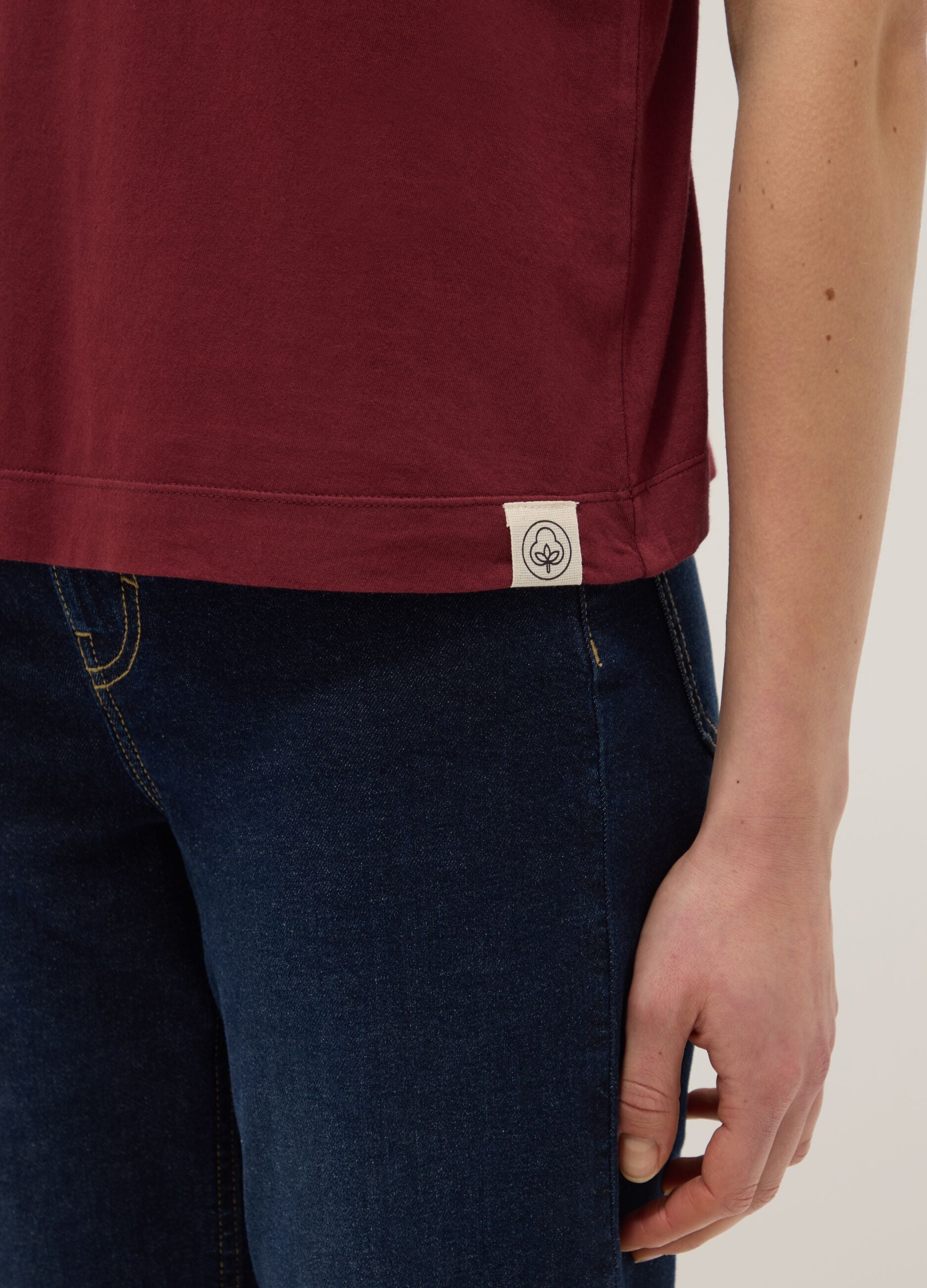 Red crew neck t-shirt in pure cotton regular fit