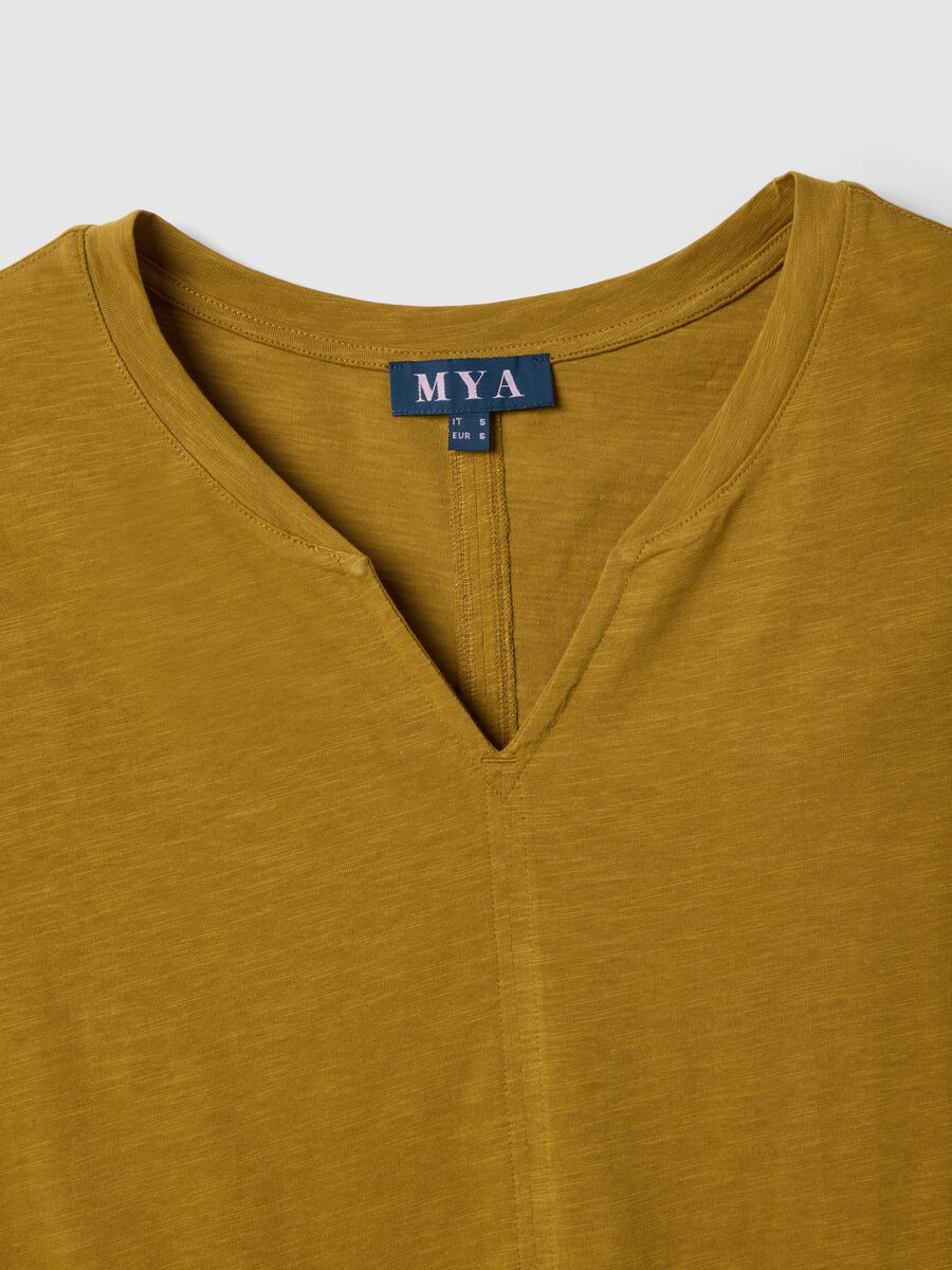 Yellow pure cotton regular fit V-neck T-shirt_5