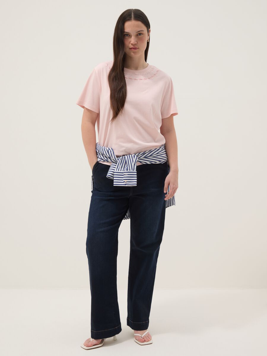 Pink pure cotton T-shirt with embroidered neckline_2