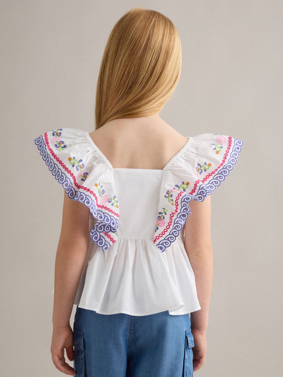 White pure cotton tank top with embroidered ruffle sleeves_2