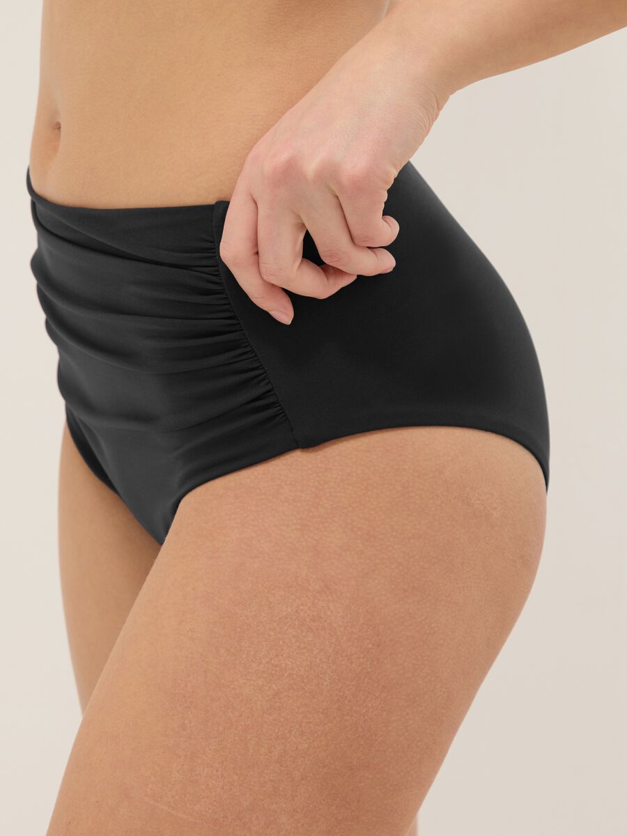 Black high-waisted stretch bikini bottoms with shaping effect_3