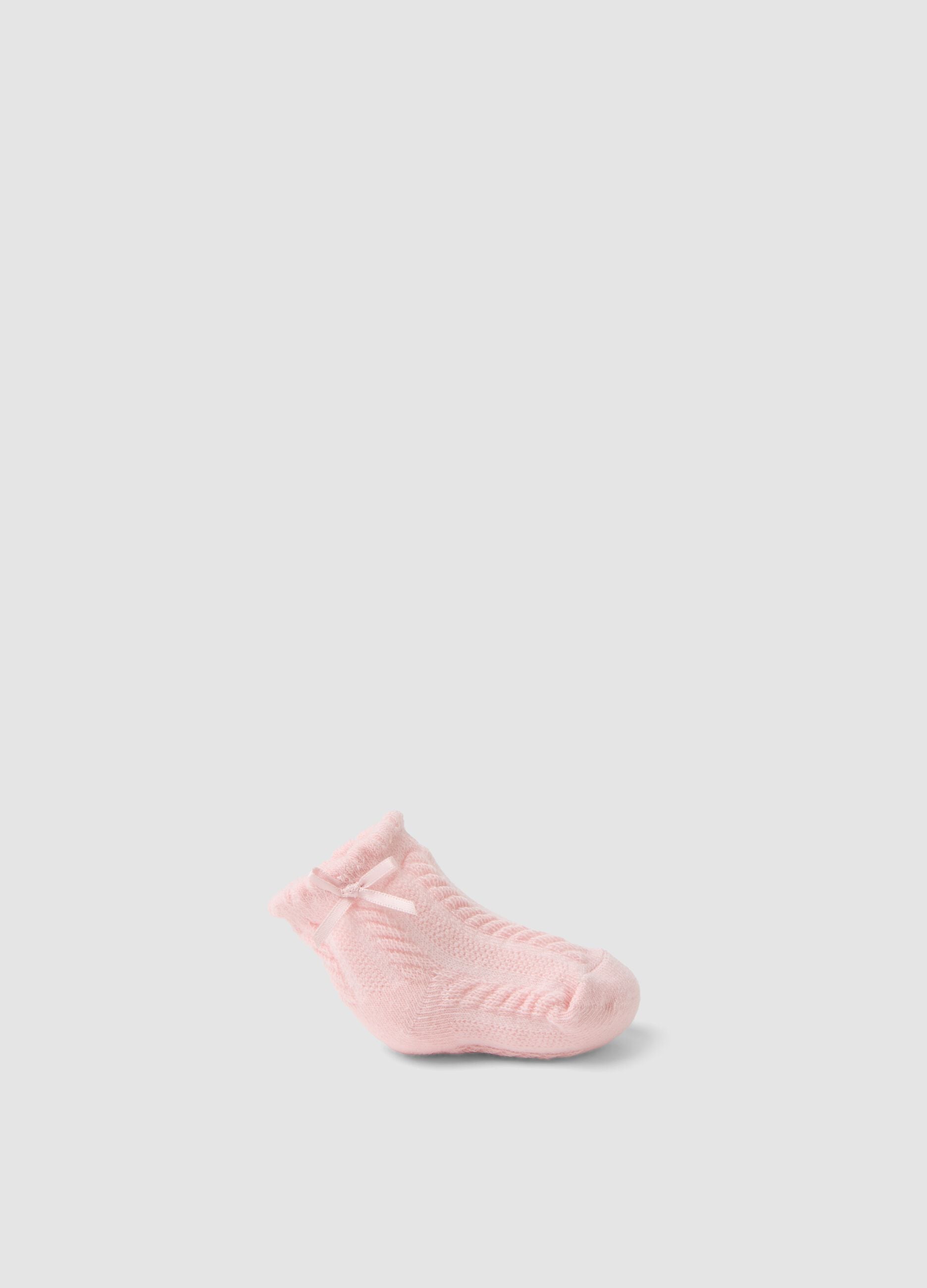 Pink organic cotton blend baby girl booties with bow