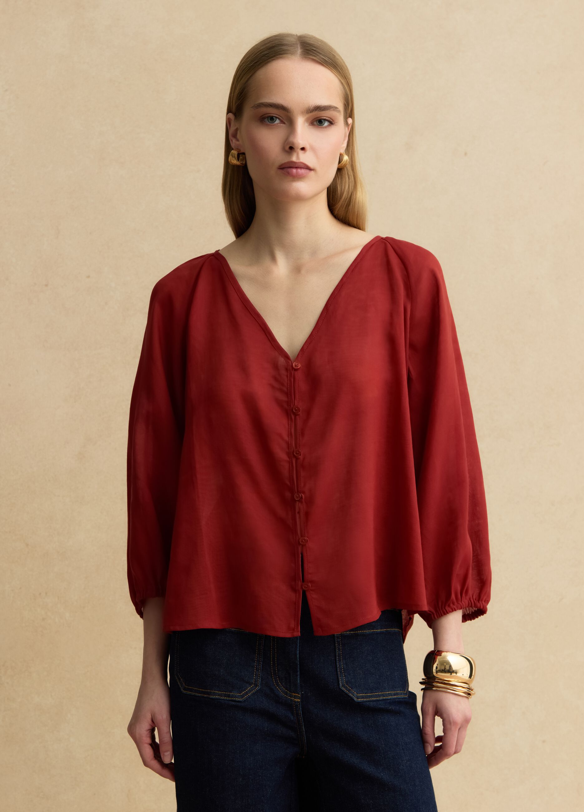 Red ramie and lyocell blend shirt with V-neck, regular fit