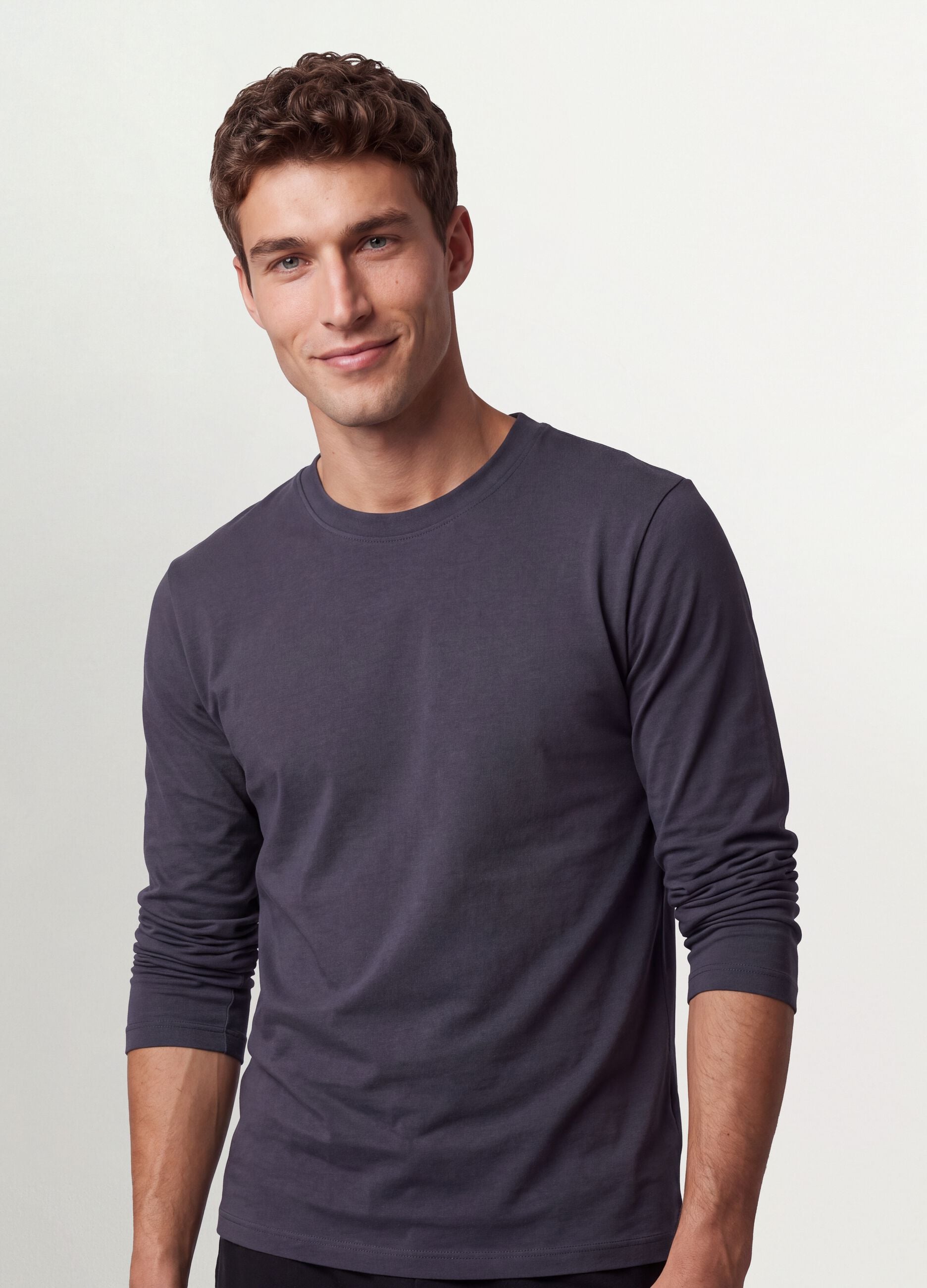 Grey long-sleeve crew-neck T-shirt in pure organic cotton