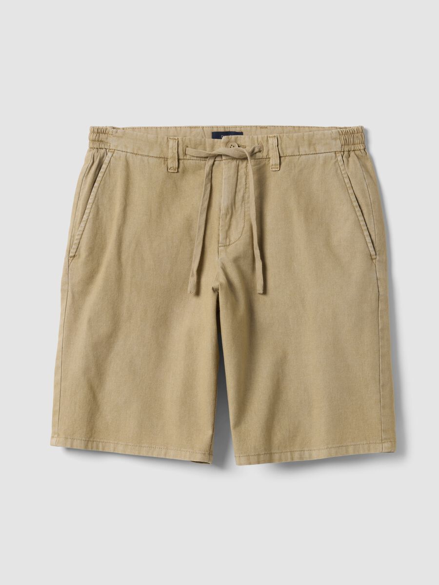 Beige chino Bermuda shorts in a linen and cotton blend_4
