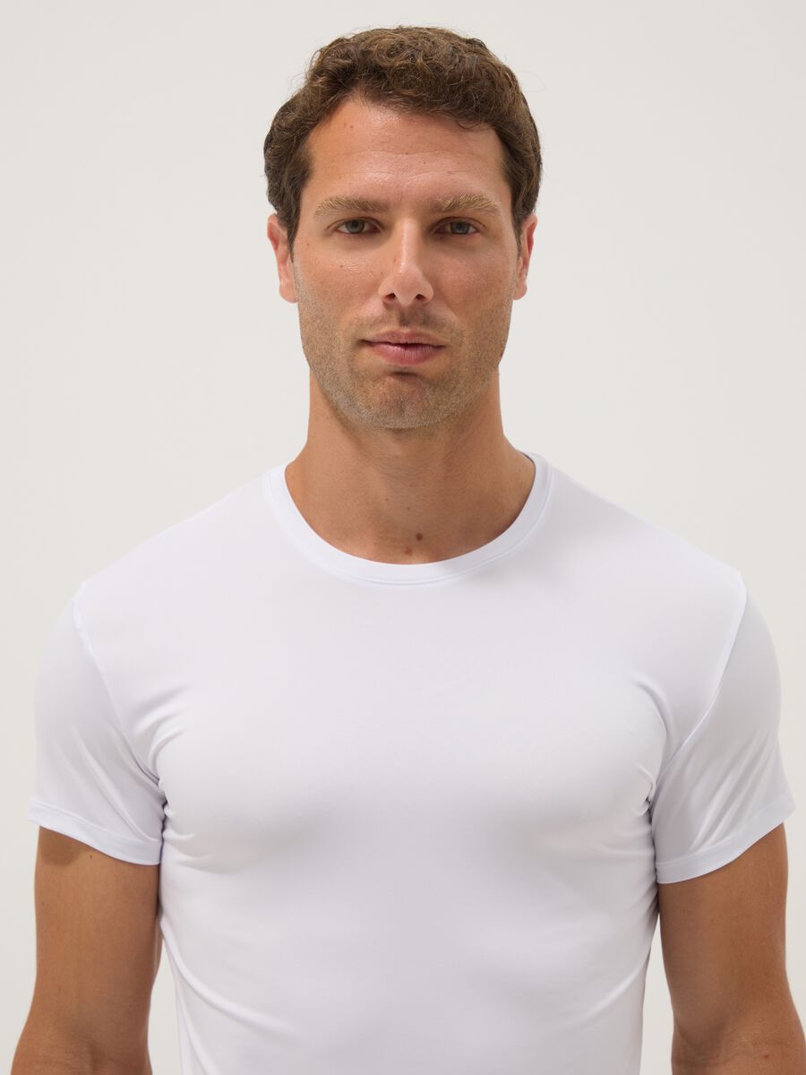 2-pack of white stretch T-shirts_1
