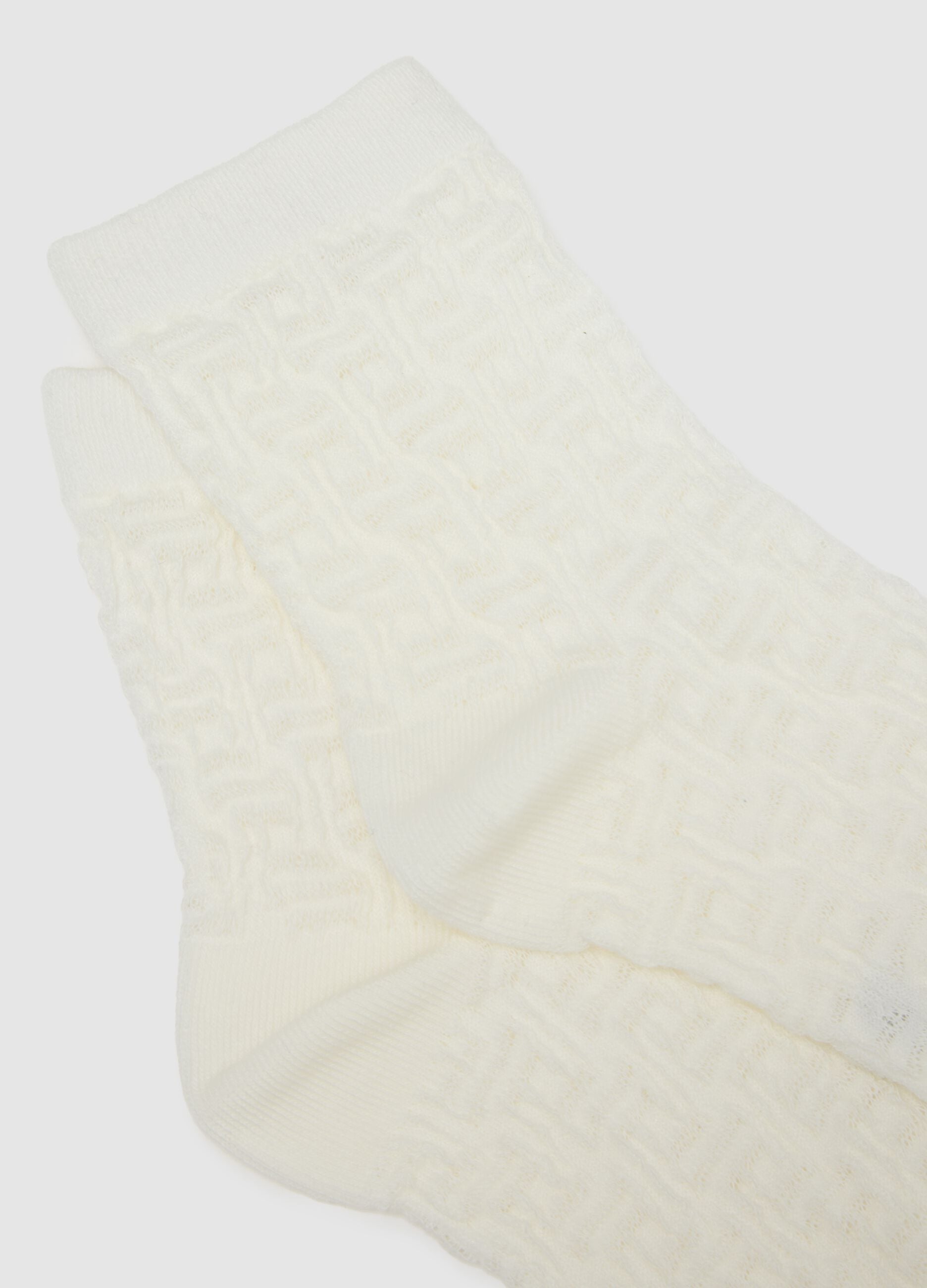 Girls' white cotton blend ankle socks with knit pattern