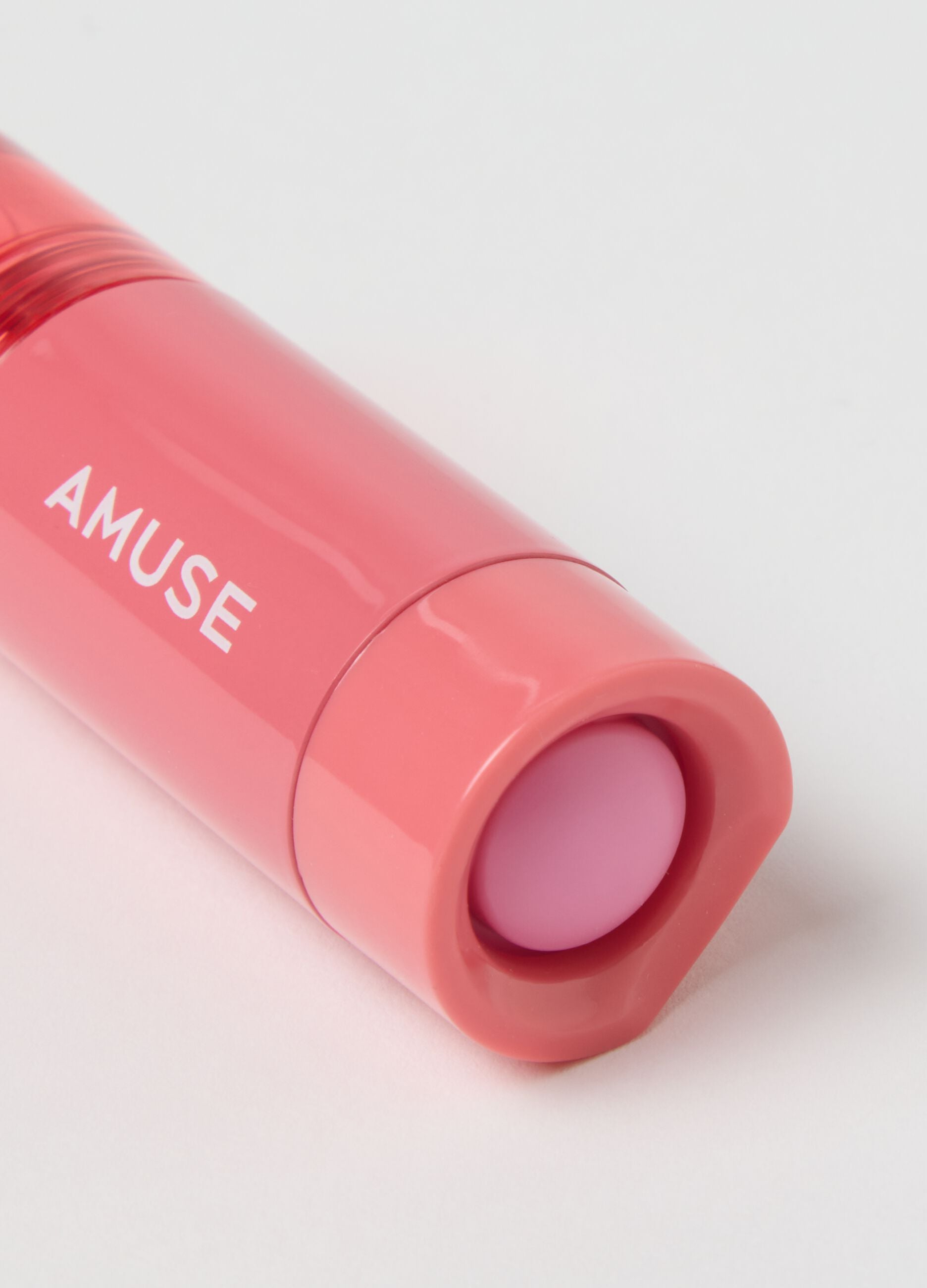 Long-lasting matte liquid blush
